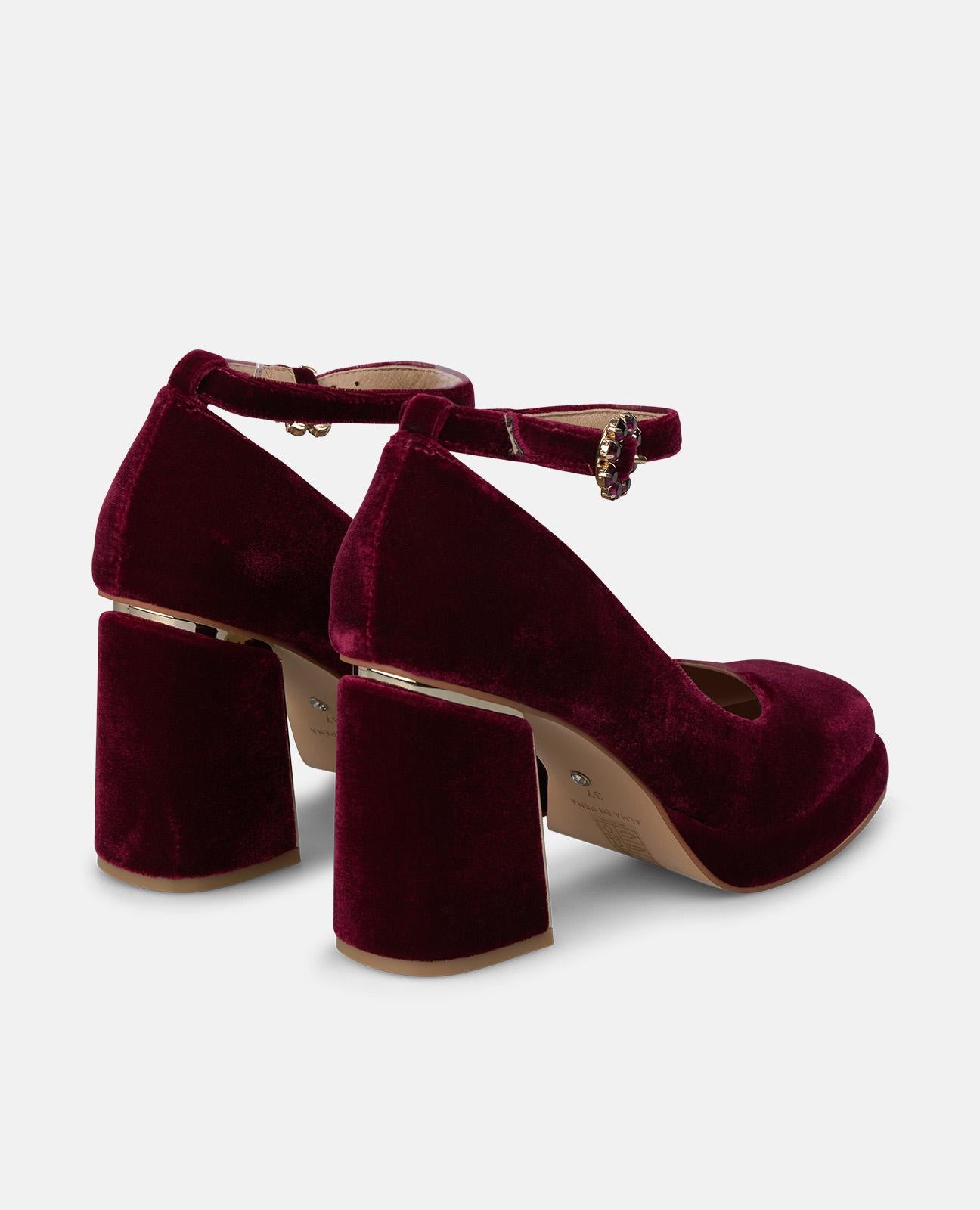 ZAPATO TACÓN ANTE CON CIERRE DE PULSERA