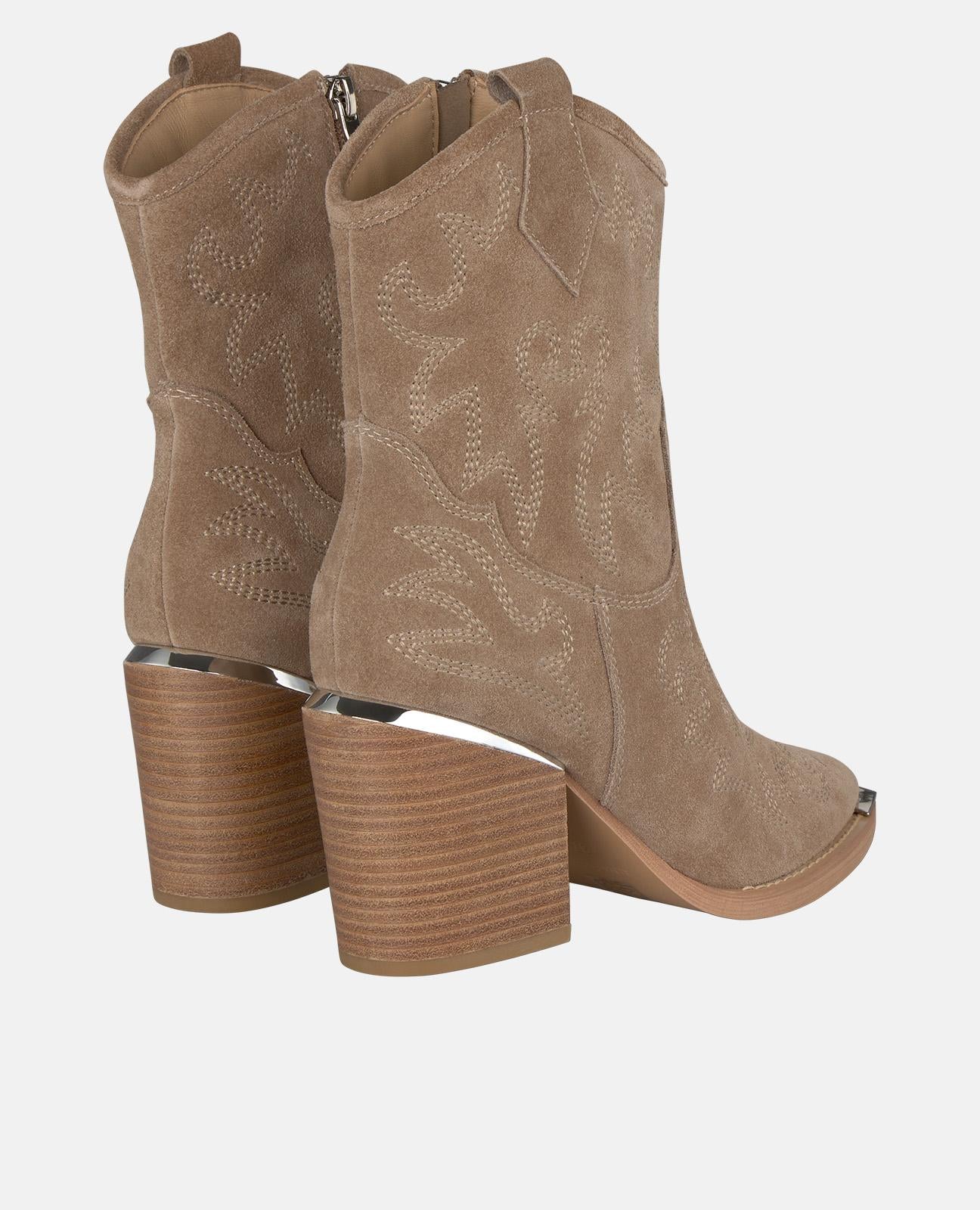 BOTTE À TALON BRODÉE