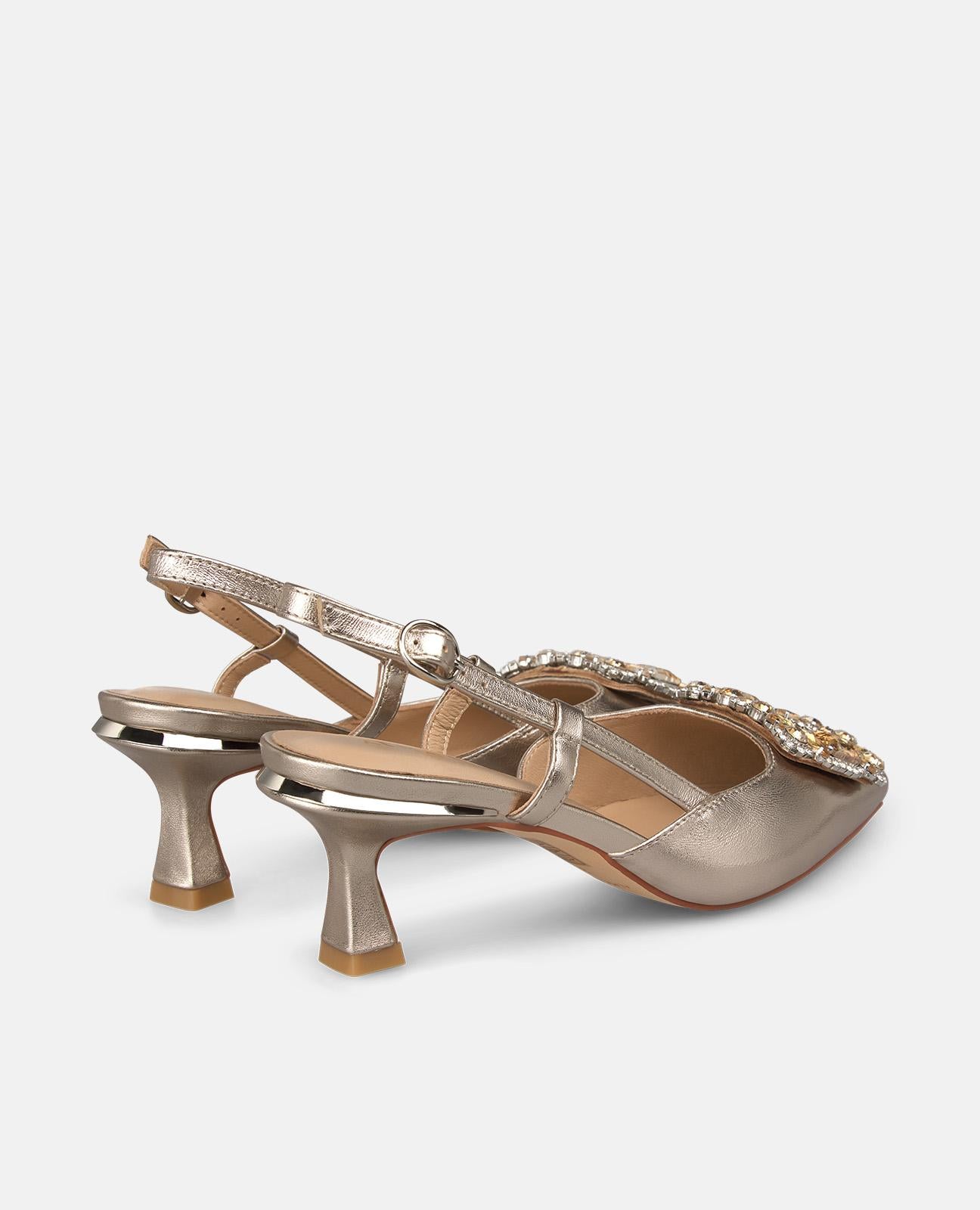 SALON DESTALONADO CON DETALLE FRONTAL