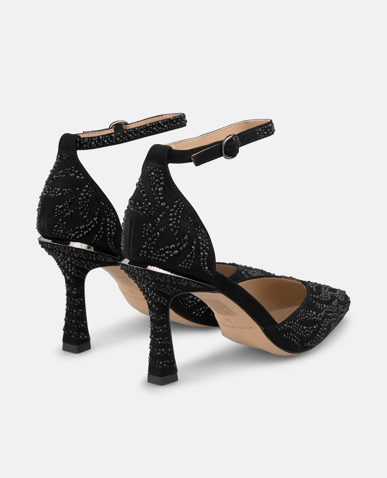 SCHUH MIT ABSATZDETAILS