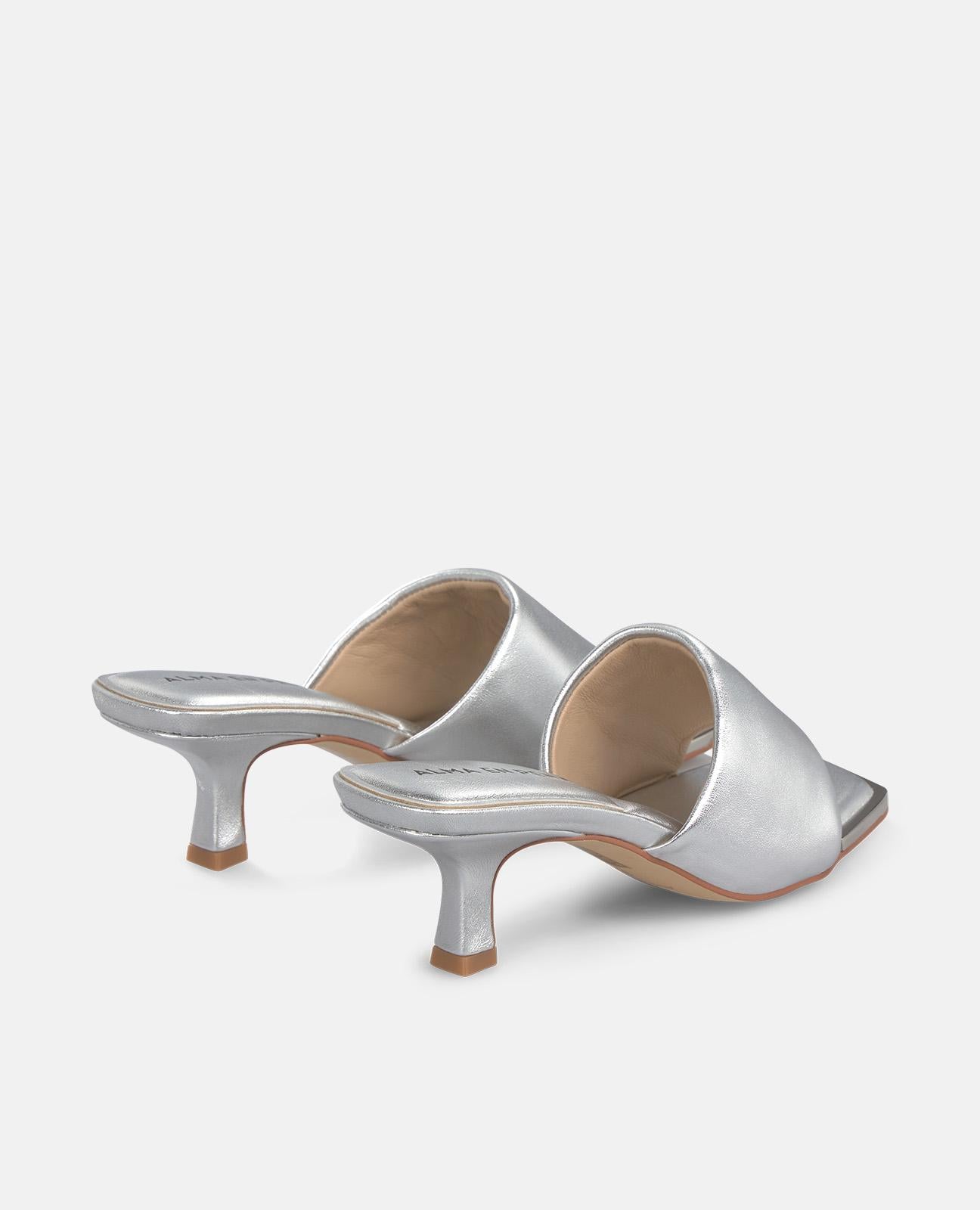 SANDALIA TACON MEDIO TIRA ANCHA