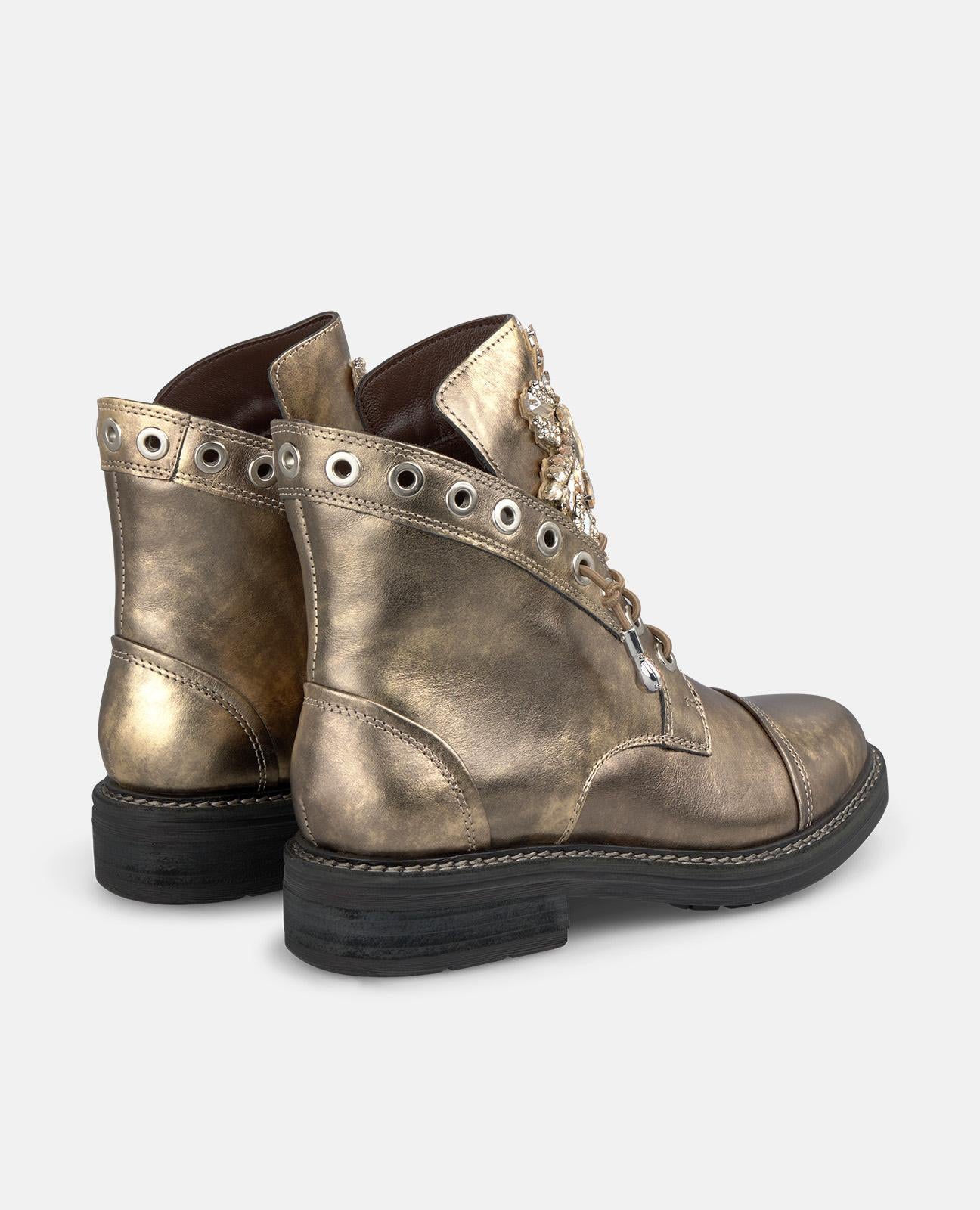 BOTA DE TORNOZELO COM ADORNO