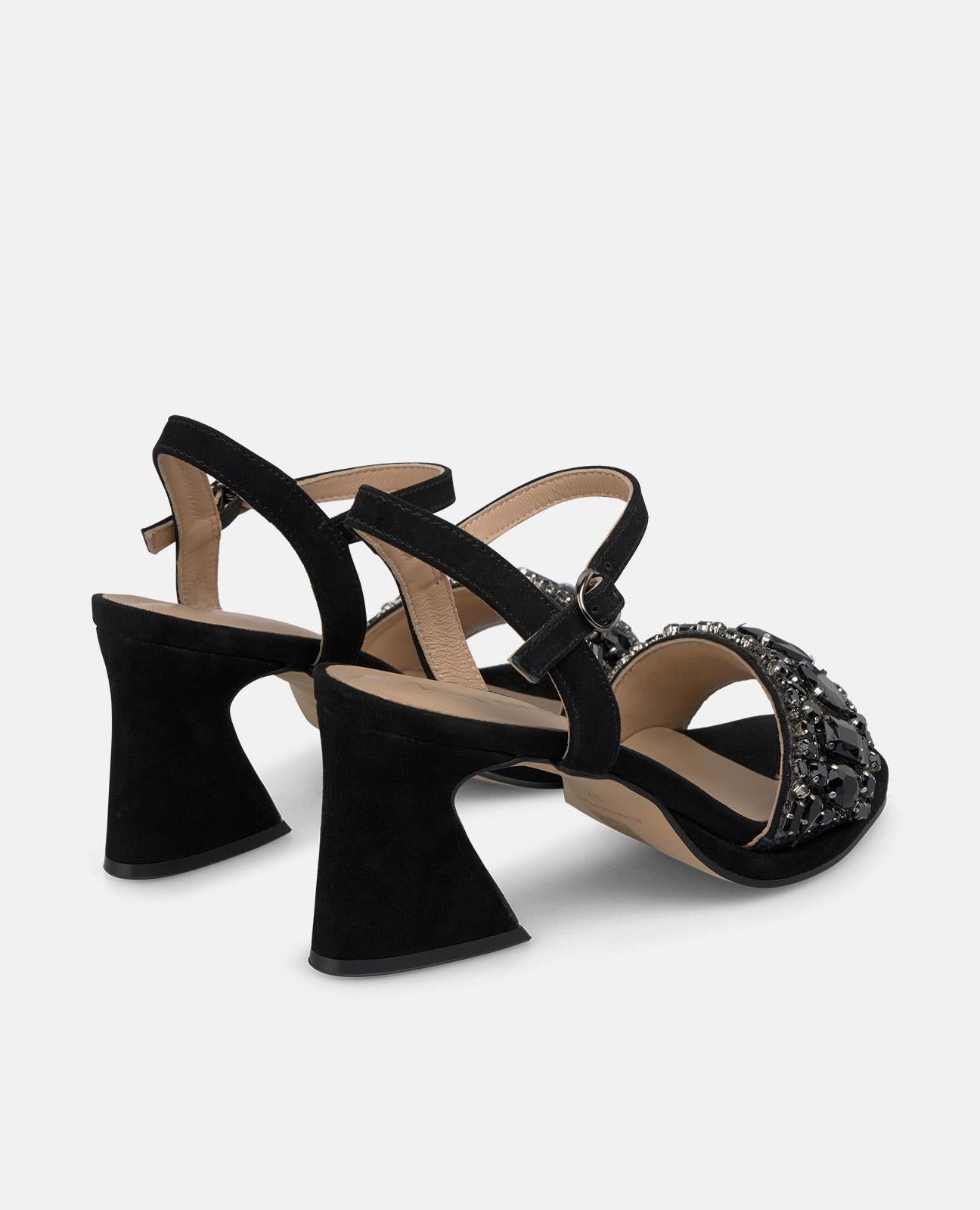 SANDALIA ALTA CON TIRA PEDRERIA