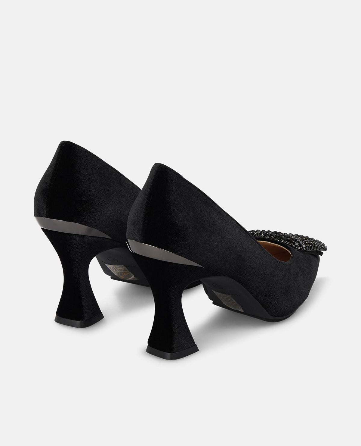 ZAPATO TACÓN CON BROCHE