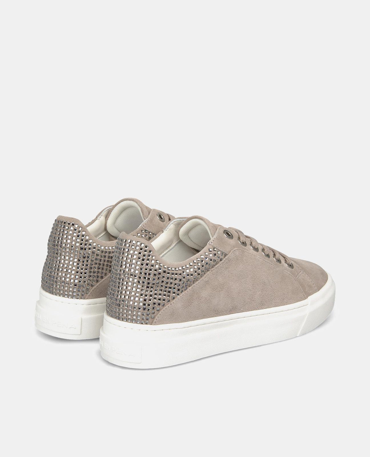 SAPATOS COM BRILHANTES