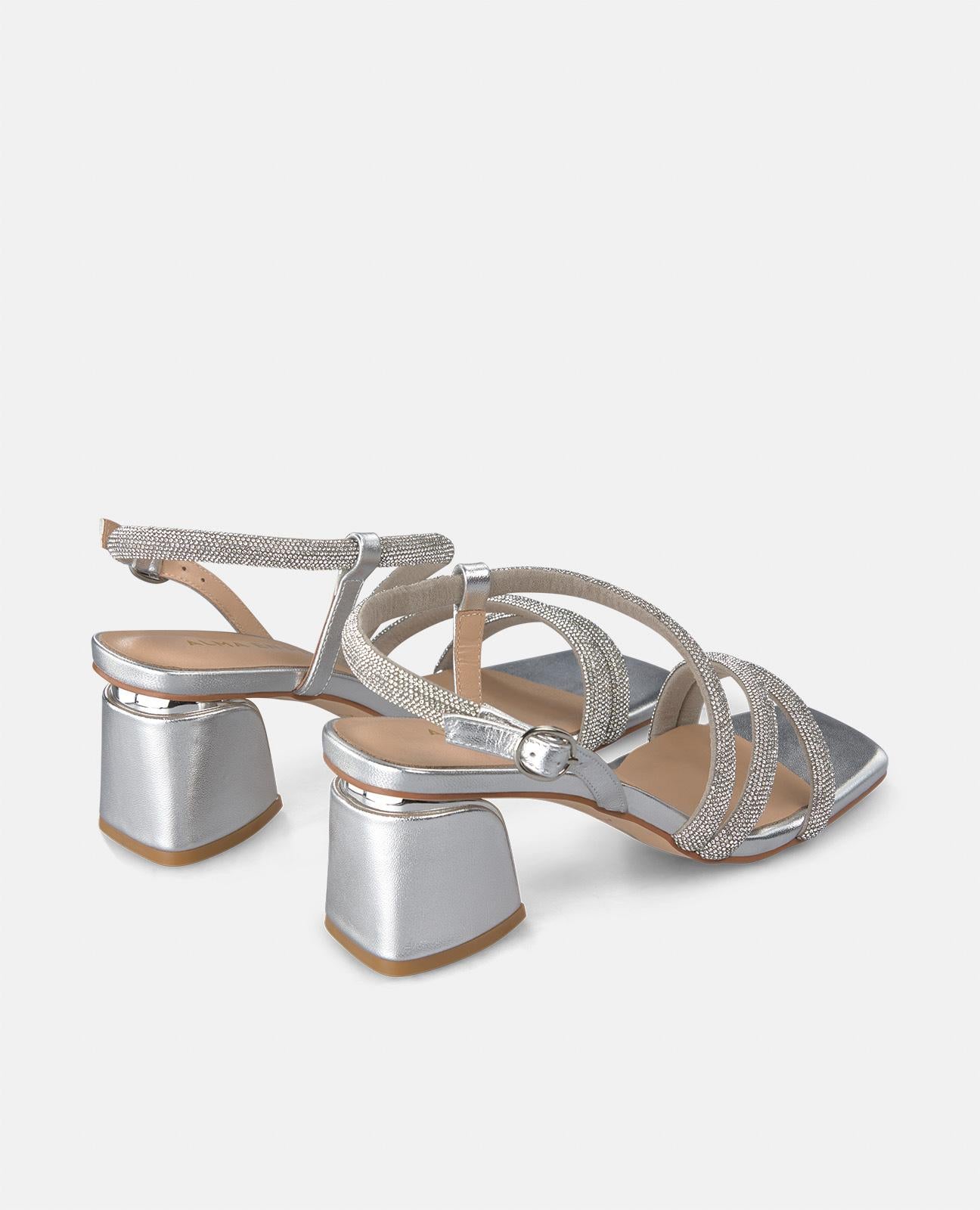 SANDALE À LARGE TALON