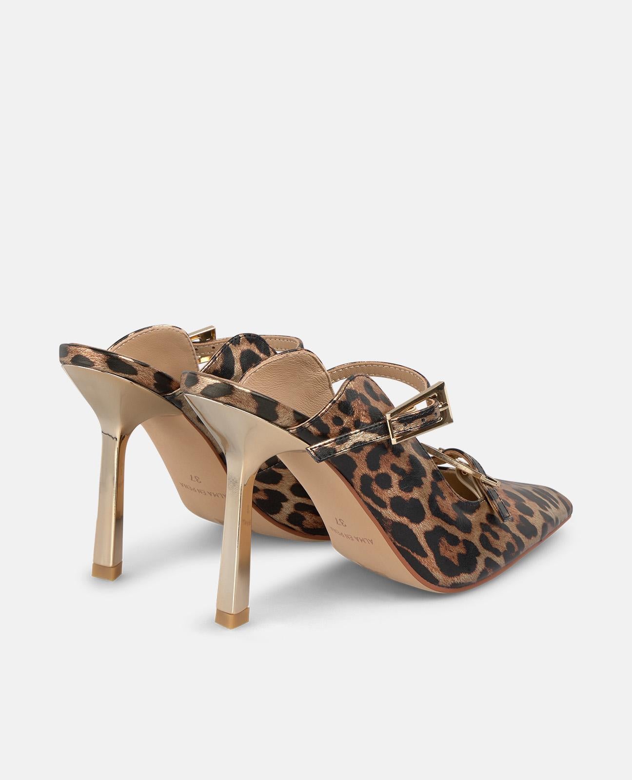 BOTINS COM FIVELA E FECHO DE FIVELA