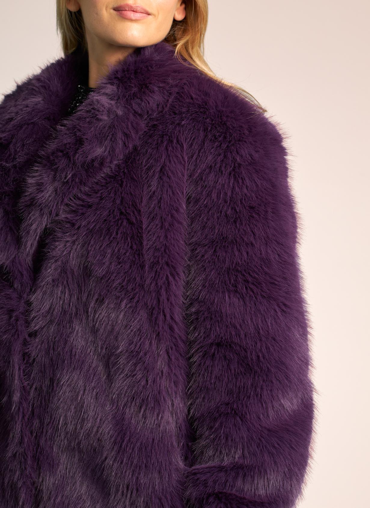 CASACO COMPRIDO COM EFEITO DE PÊLO