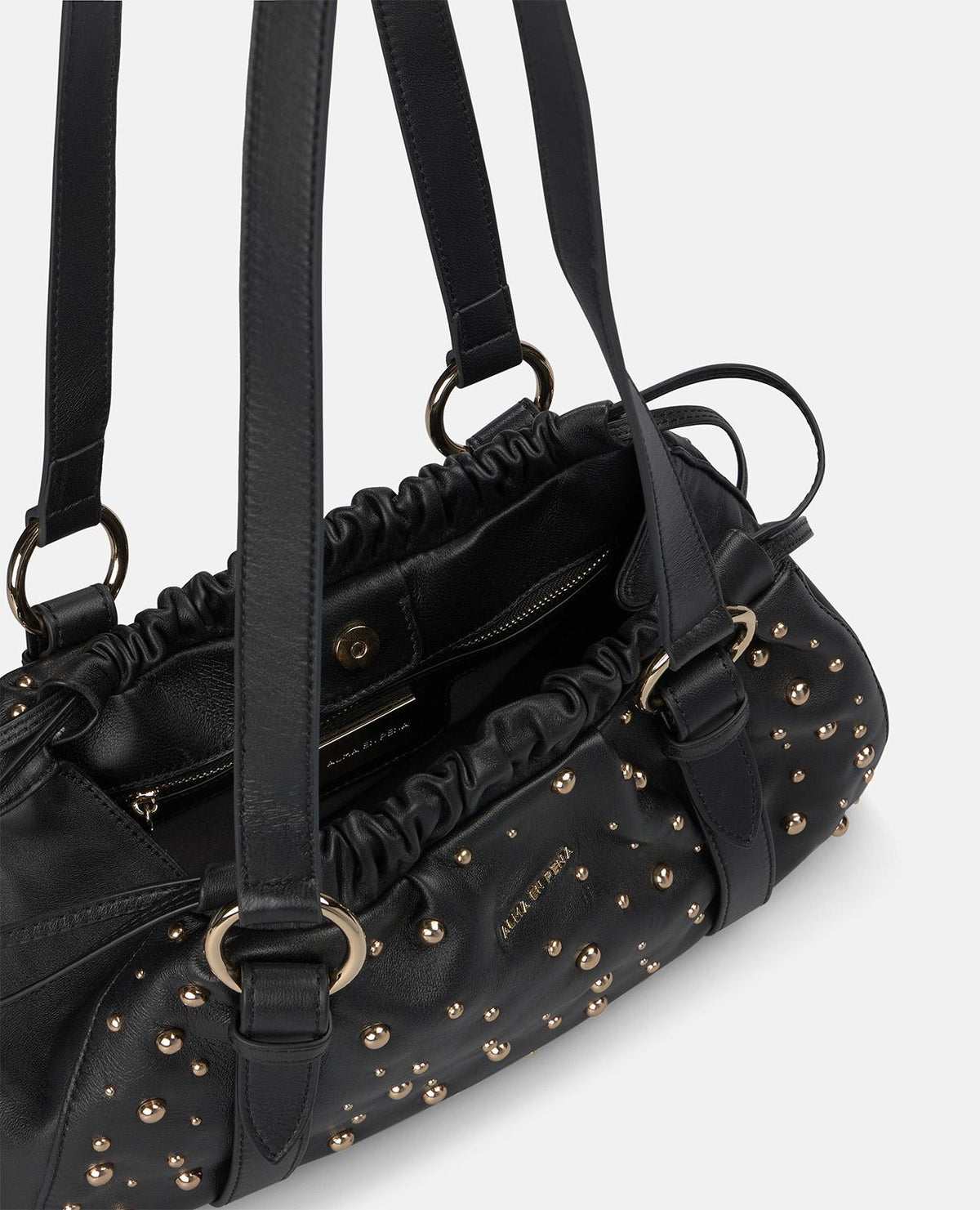 BOLSO ANTE CON TACHAS METÁLICAS
