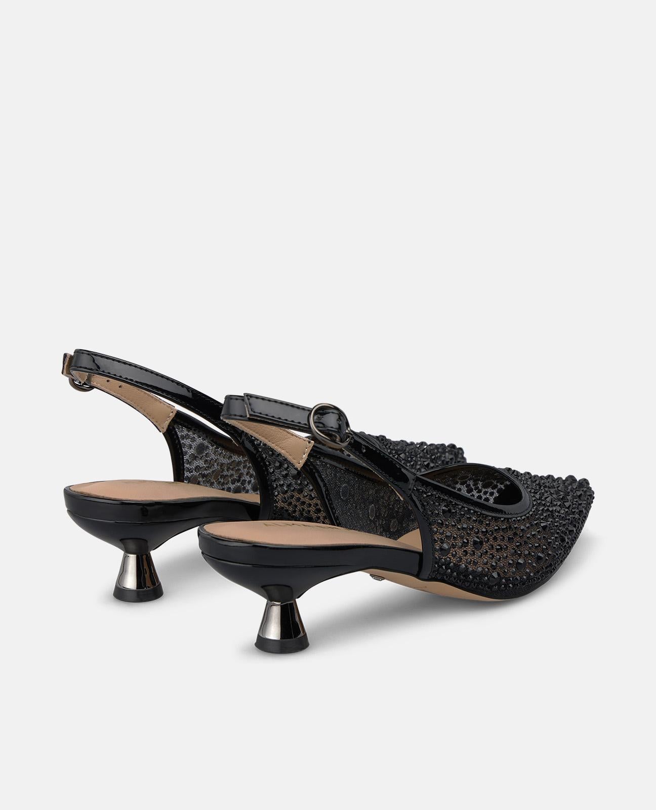 ZAPATO DESTALONADO DETALLES PEDRERÍA