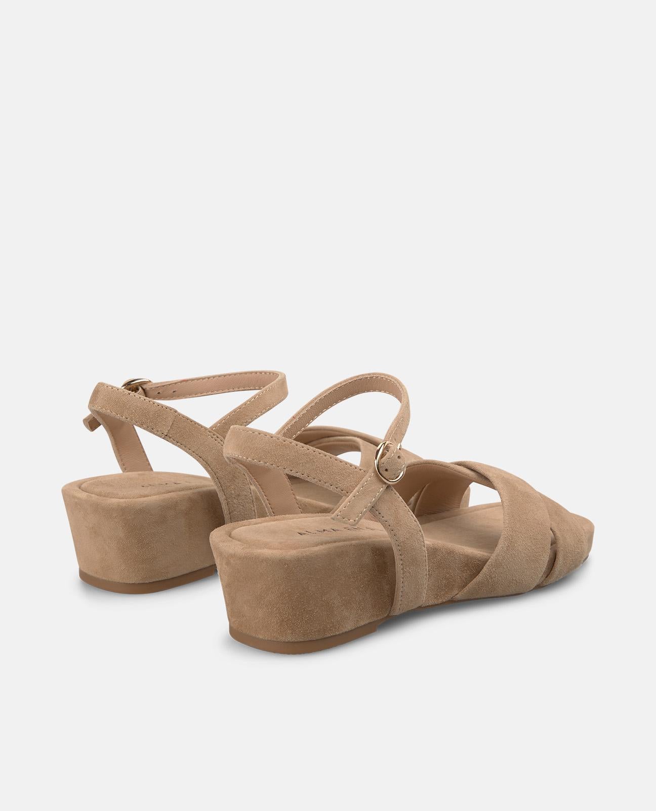 SANDALIA PLATAFORMA TIRA CRUZADA