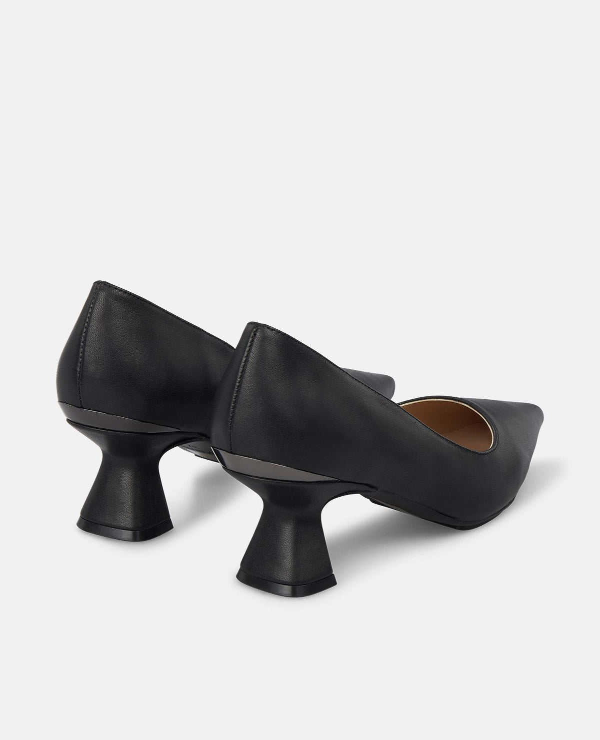 SCARPA CON TACCO BASSO DETTAGLIO