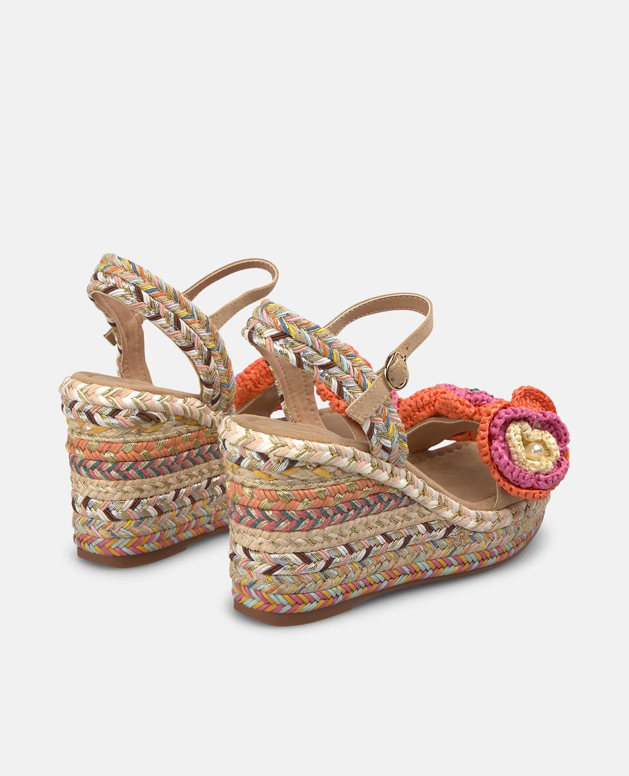 SANDALIA PLATAFORMA DE ESPARTO CON DETALLE BORDADO FLORAL