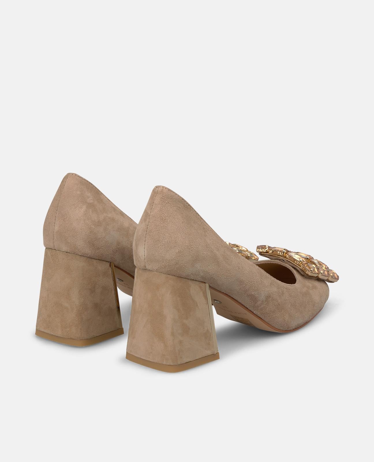ZAPATO TACÓN DE ANTE CON ADORNO