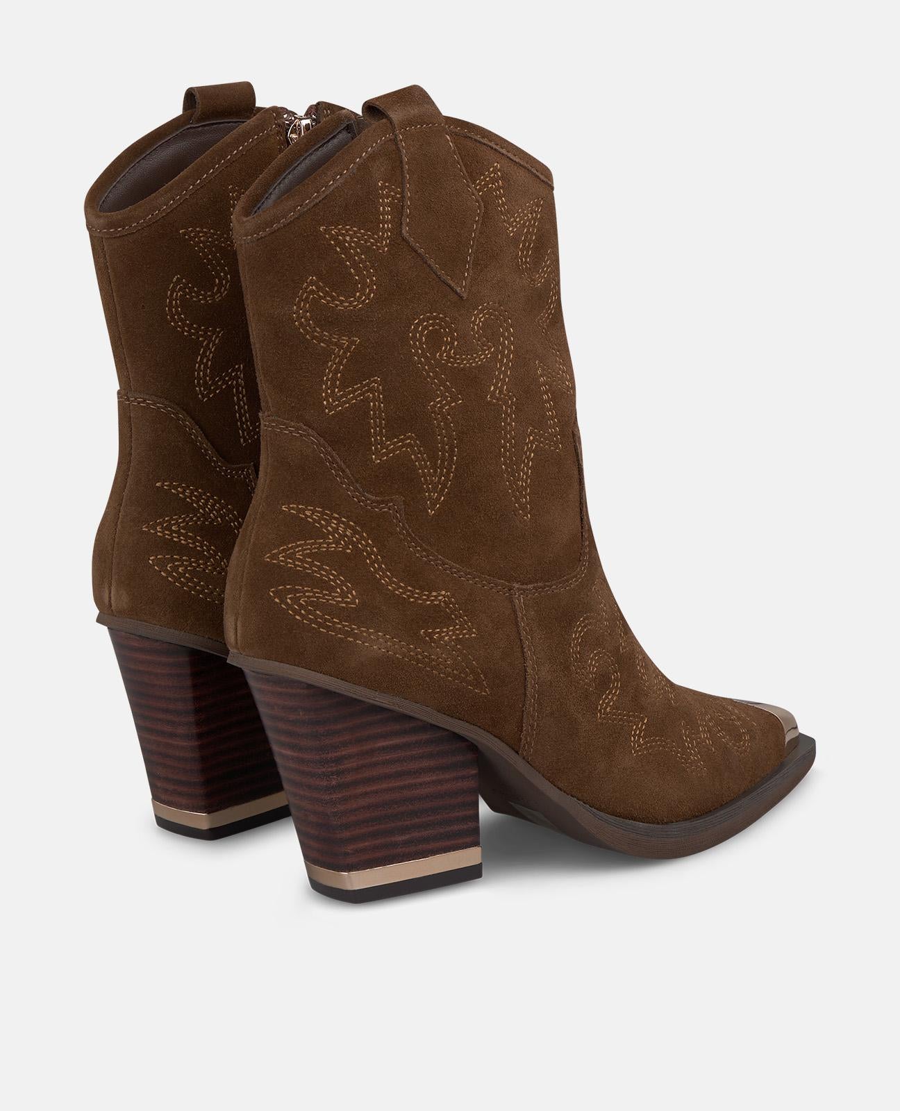 BOTAS DE COWBOY BORDADAS