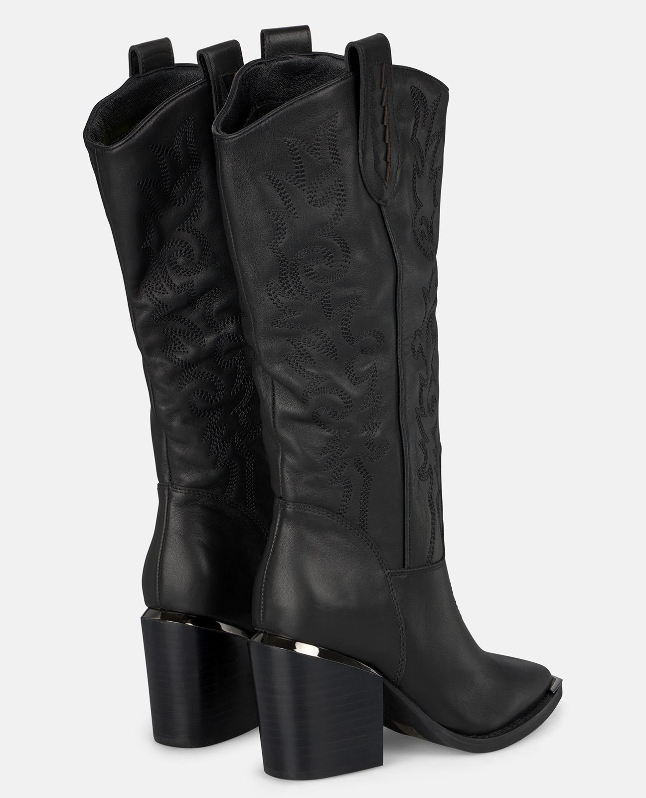 STIVALE CON TACCO RICAMATO