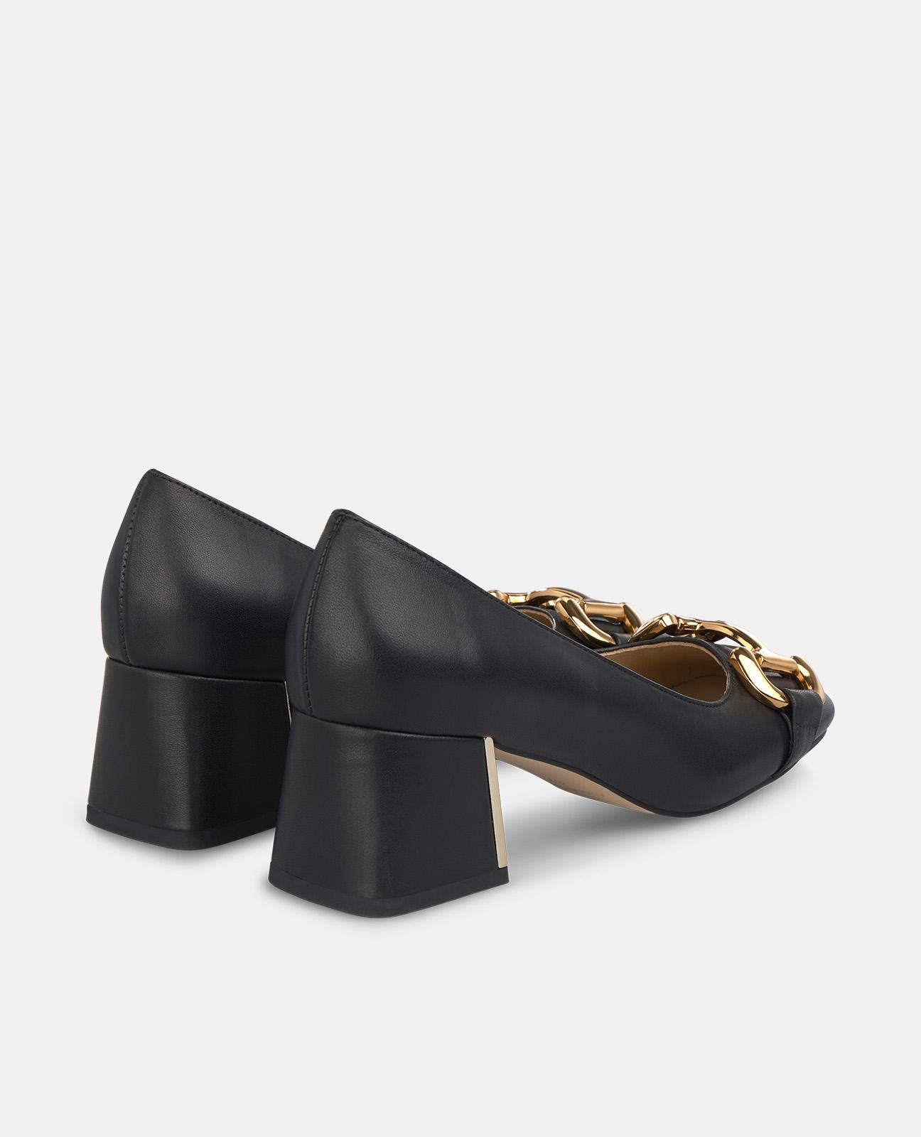 ZAPATO CON ESTRIBO METÁLICO