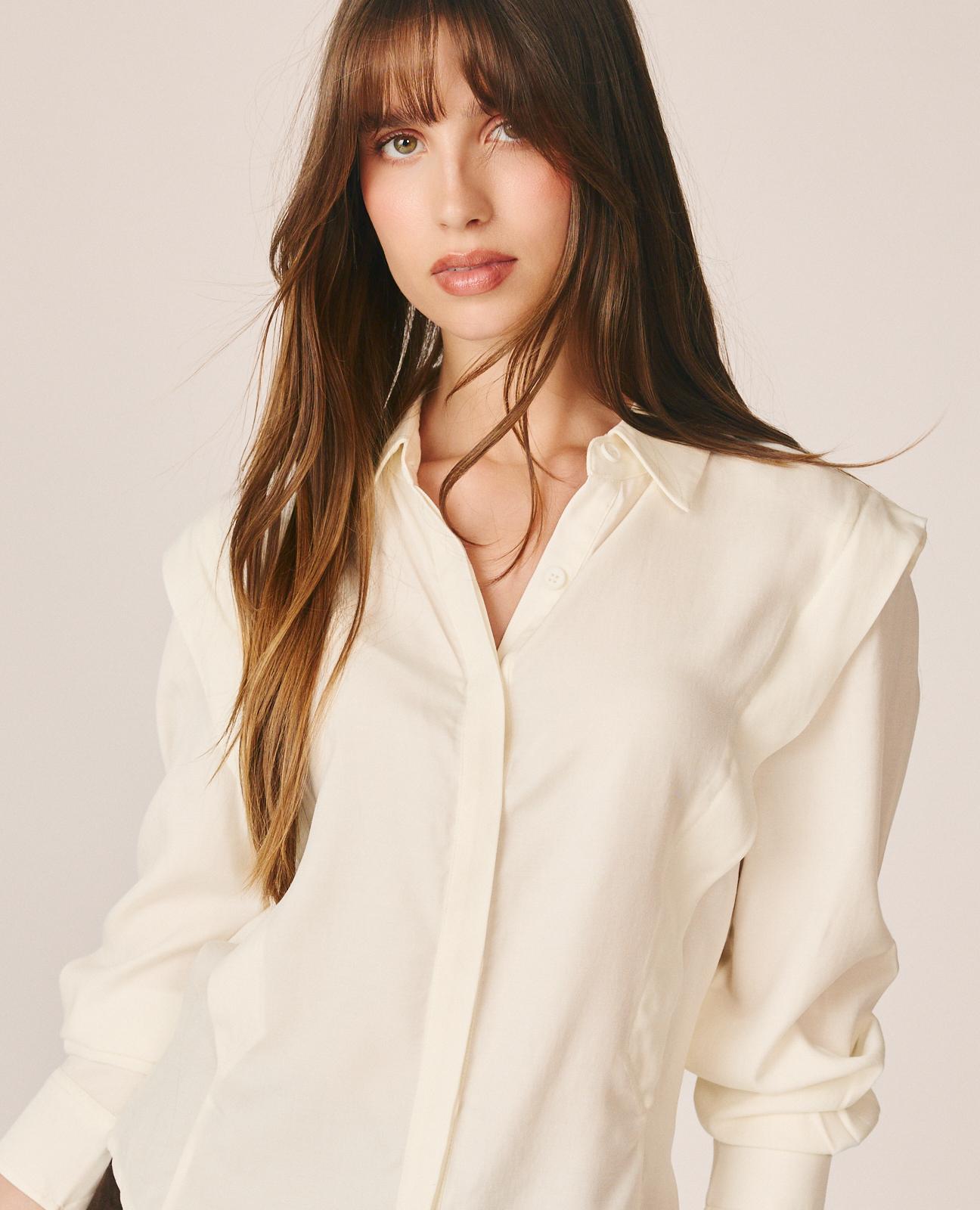 BLUSA CAMISERA PLIEGUE EN HOMBROS