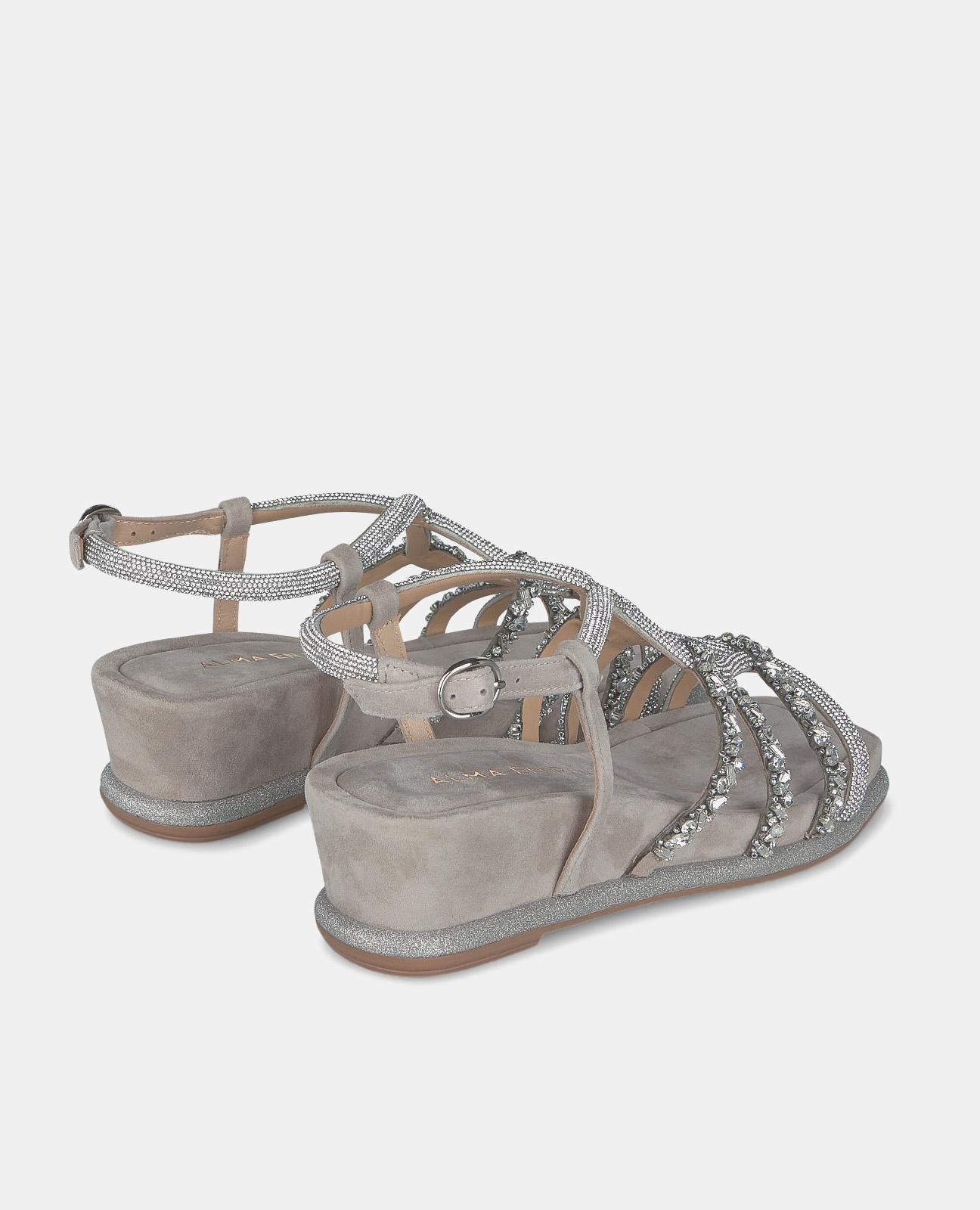 HALF WEDGE INTERTWINED STRIPS