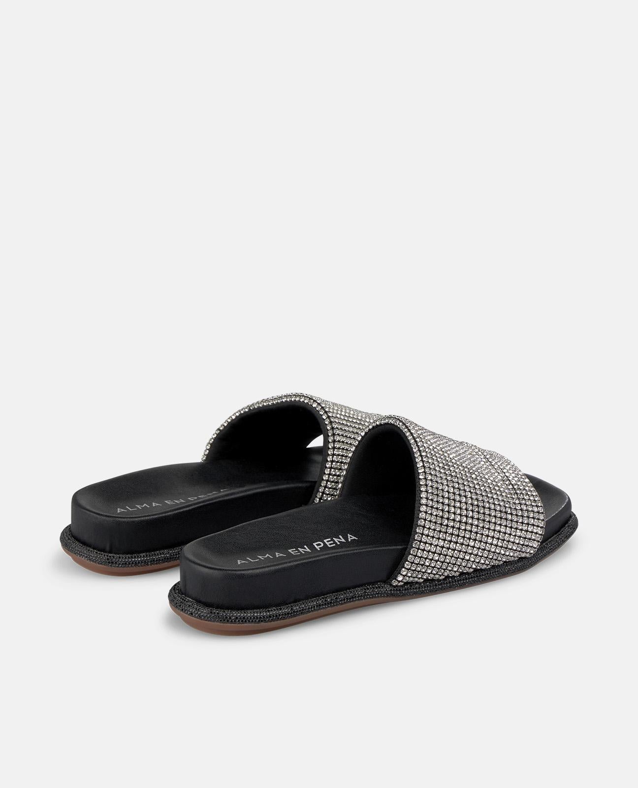 SANDAL WITH PADDED STRAP
