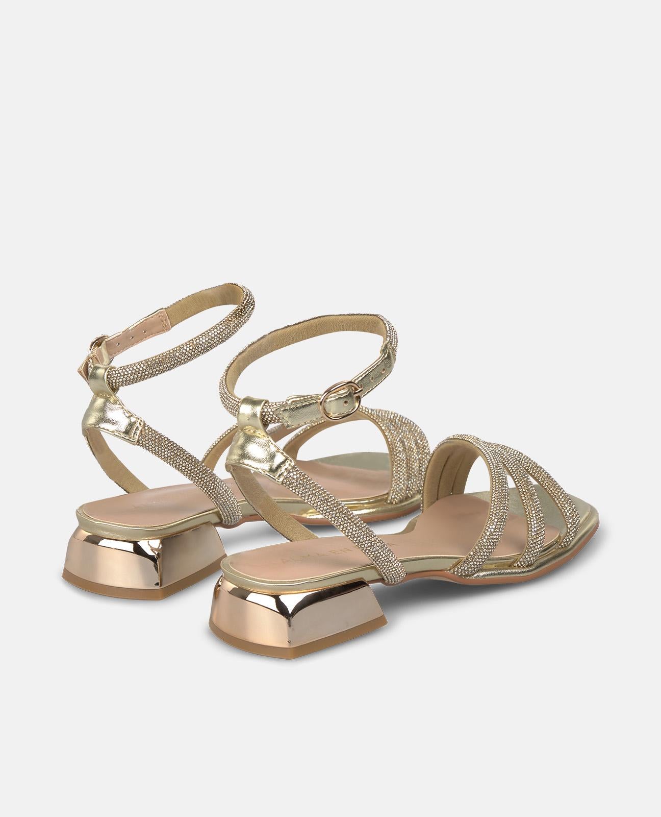 SANDALIA PLANA TRIPLE TIRA TUBULAR