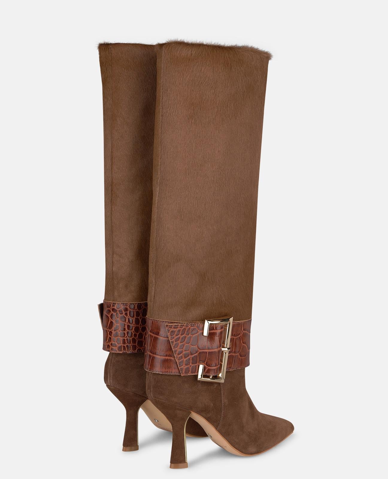 BOTA DE PIEL CON TACÓN