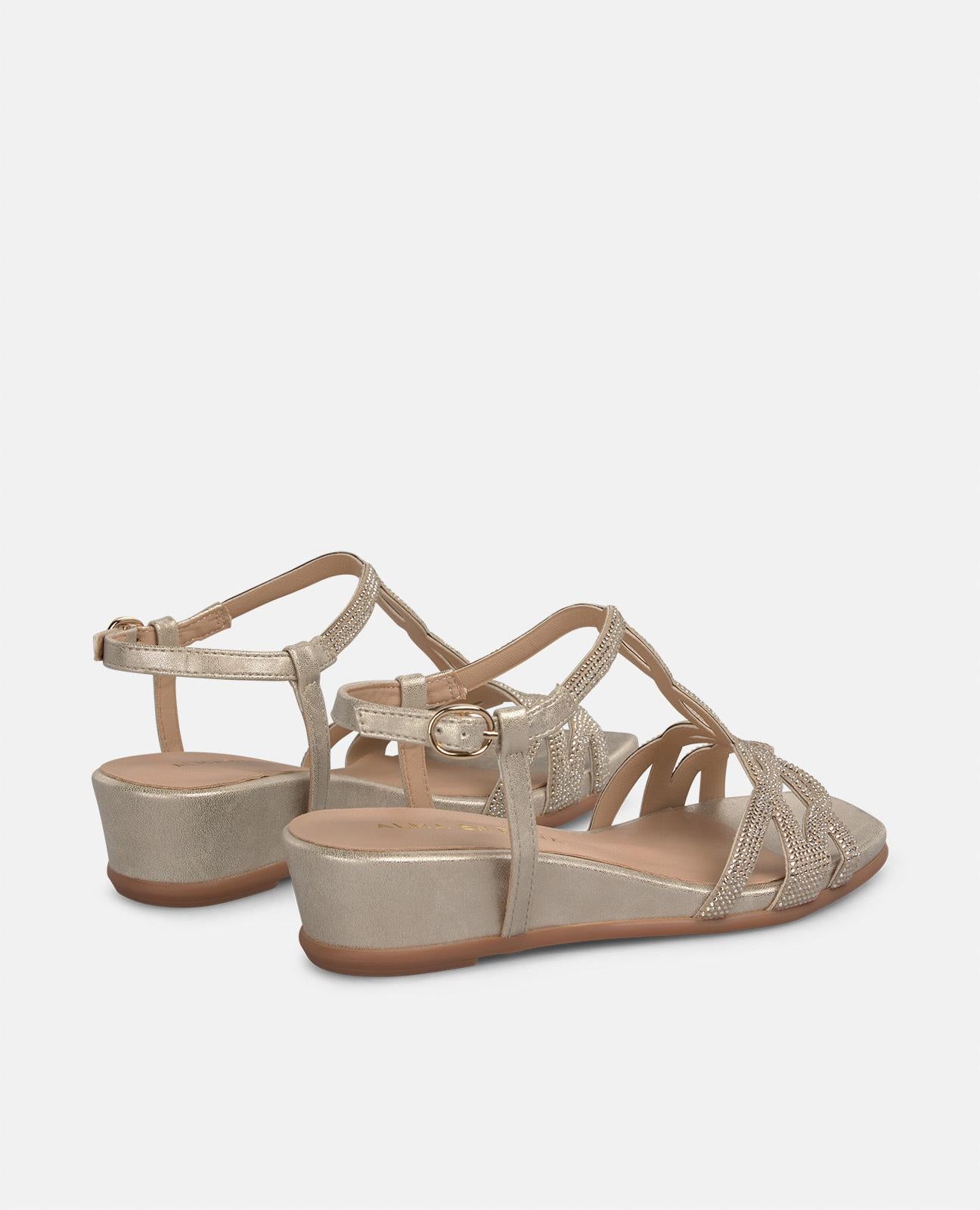 SANDALIA TACÓN MEDIO BRILLOS