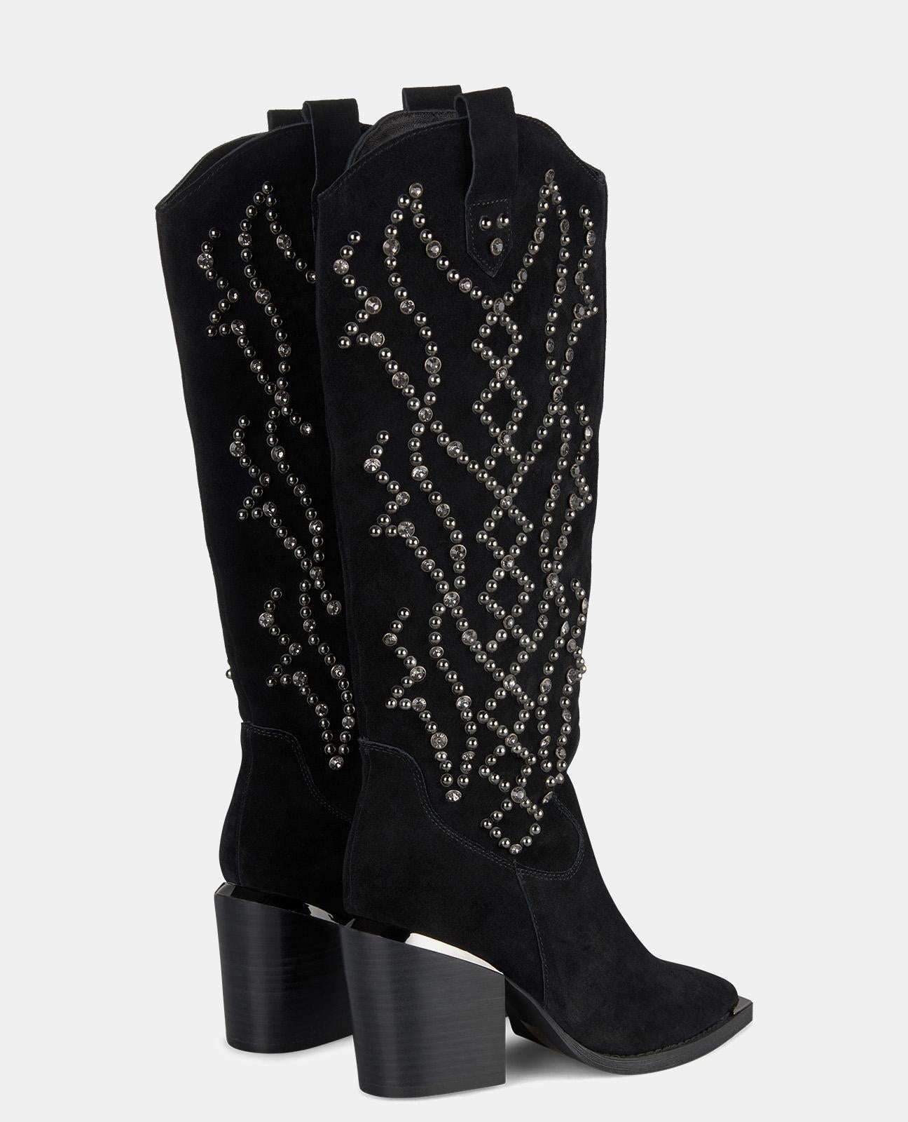 BOTTE À TALON AVEC CLOUS