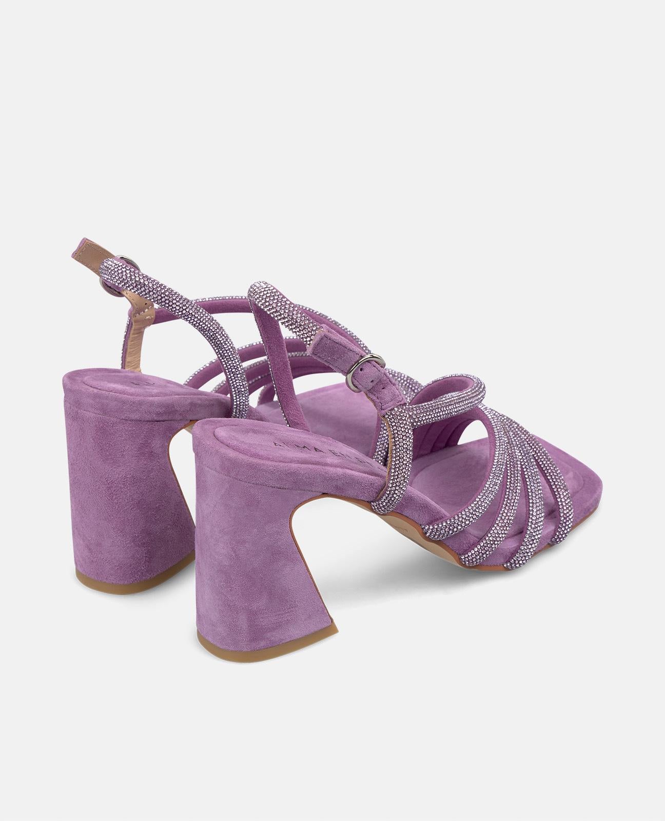 SANDÁLIA COM TIRAS BRILHANTES