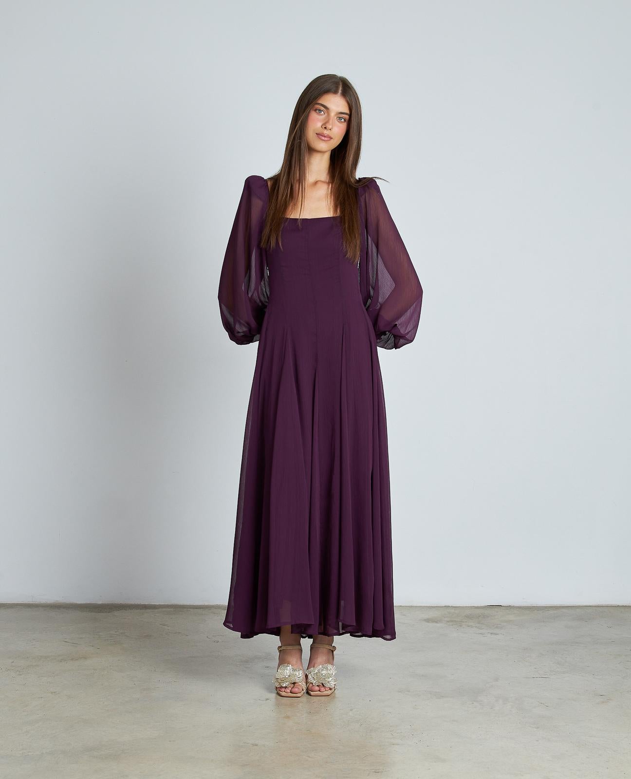 ROBE LONGUE À MANCHES BOUFFANTES