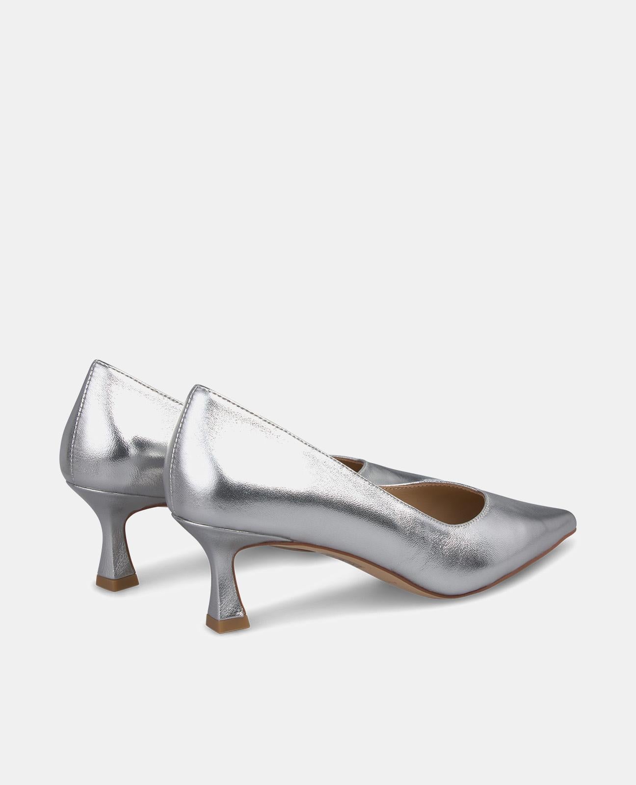 CHAUSSURE À TALON MOYEN AVEC BOUT POINTU