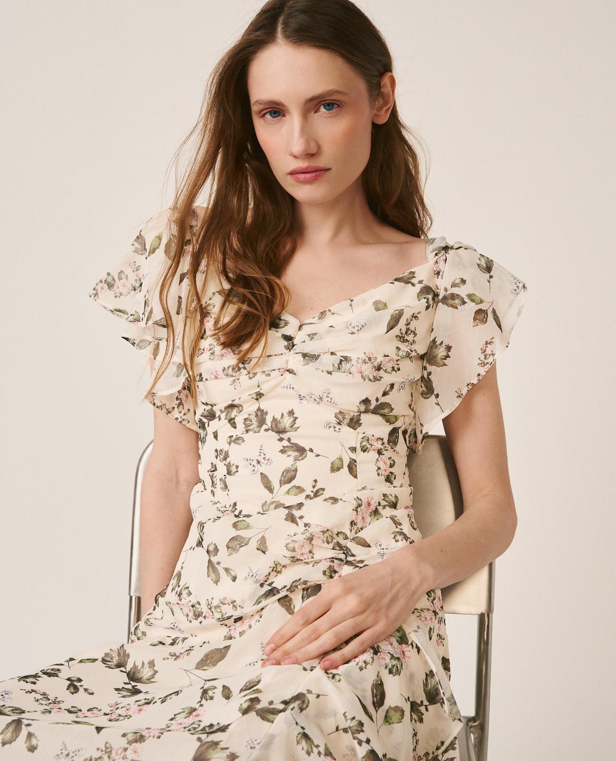 VESTIDO COM MANGAS LONGAS