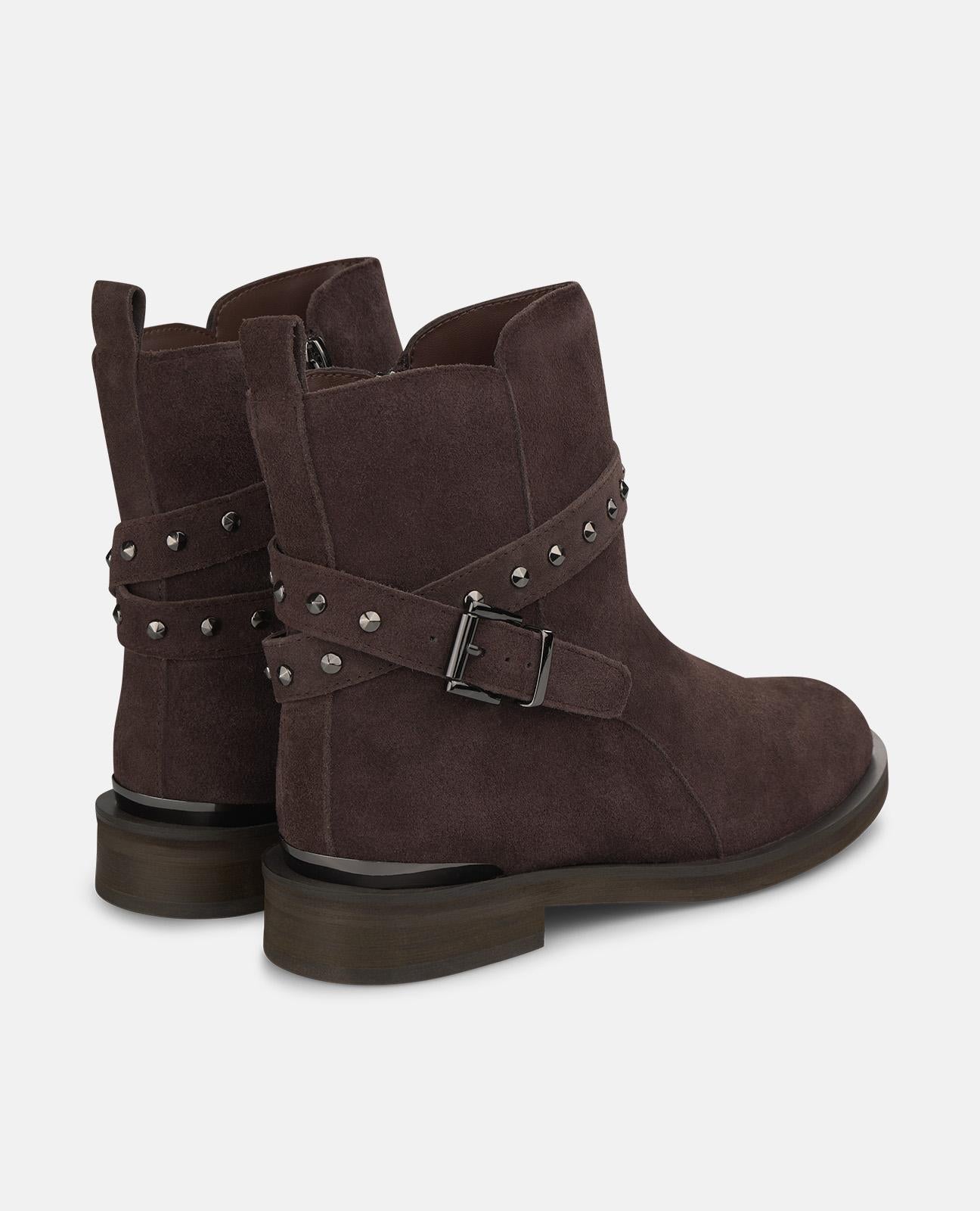 FLAT ANKLE BOOT WITH STUDS DETAILS