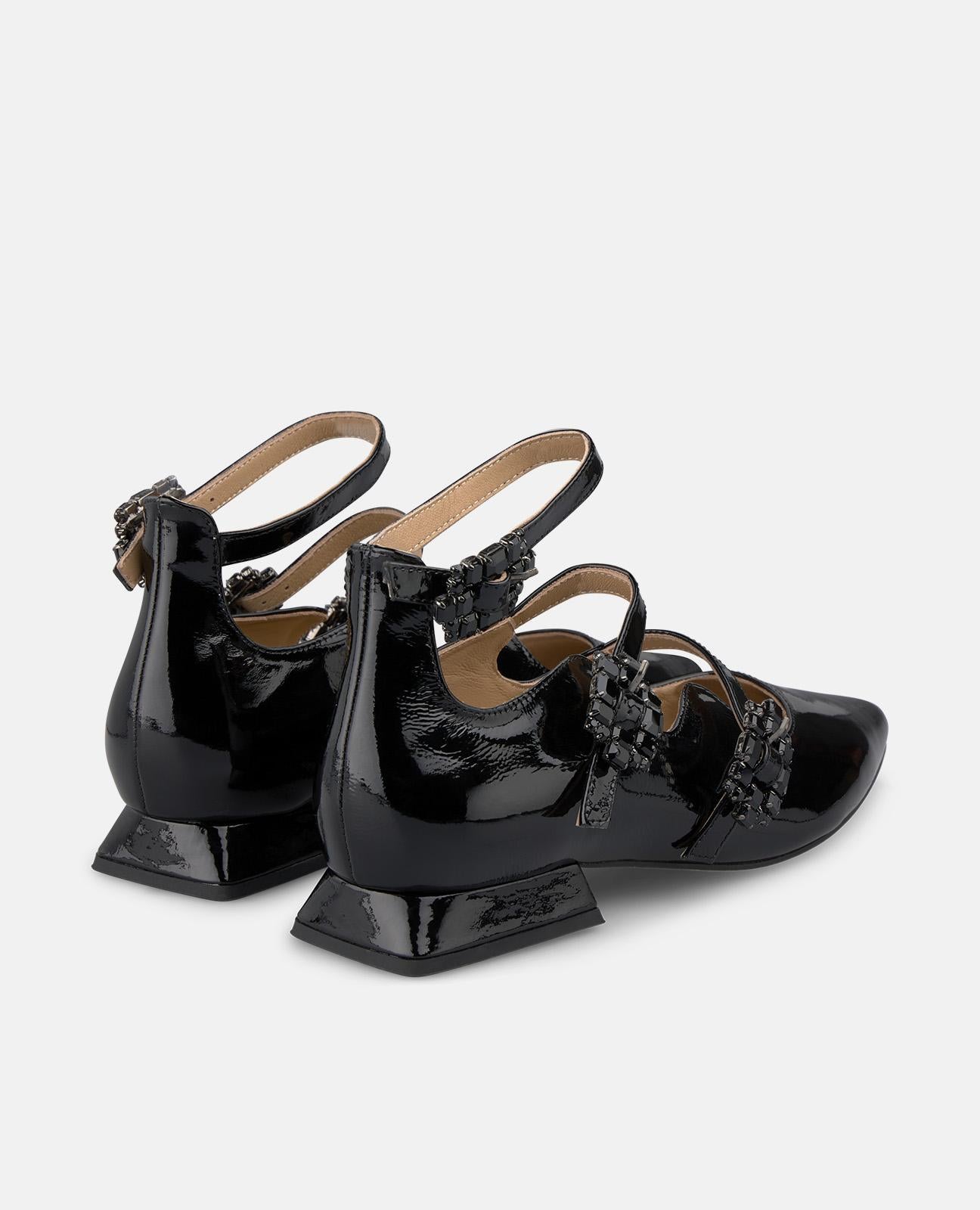 ZAPATO AFILADO HEBILLAS