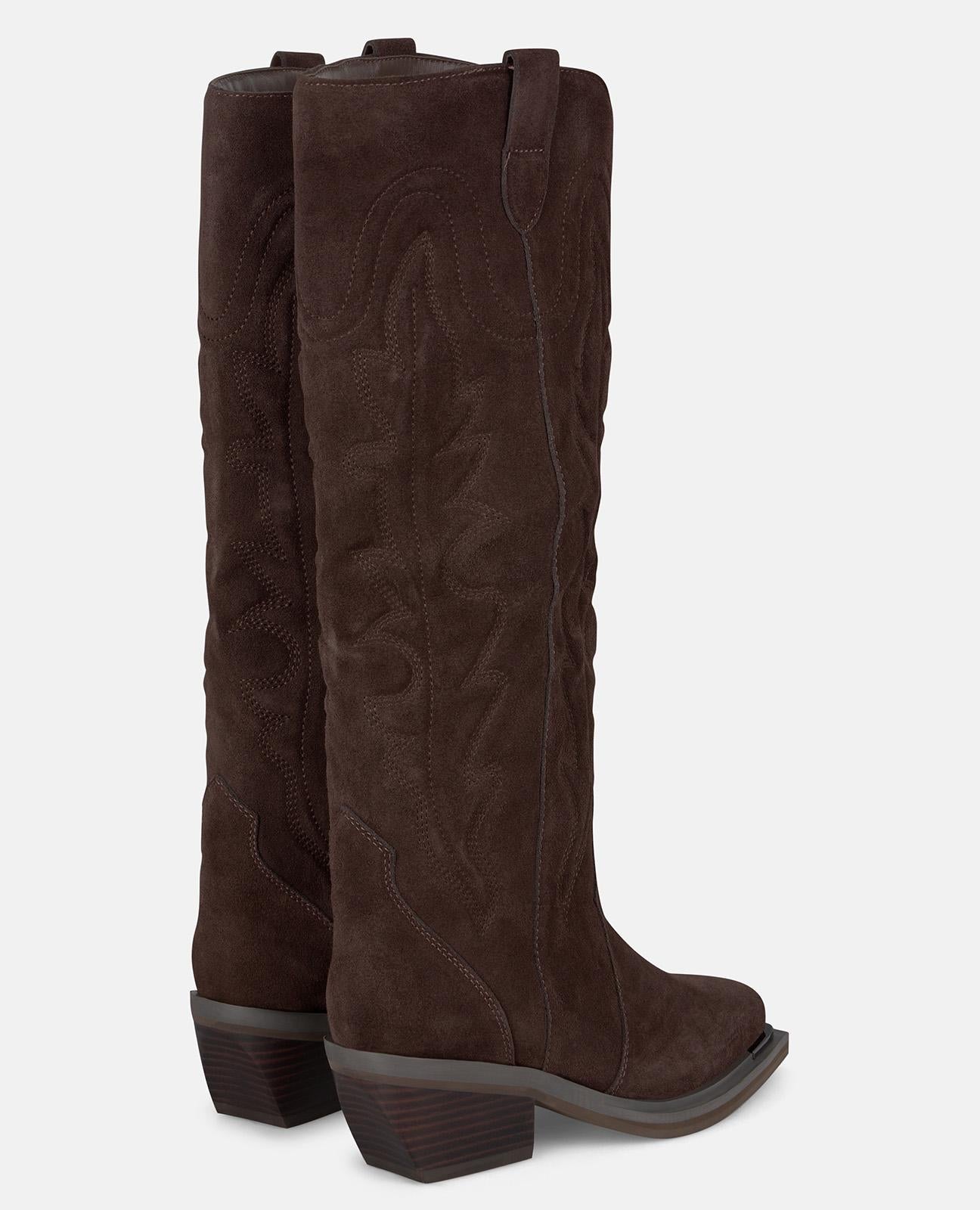 EMBROIDERED FLAT BOOT