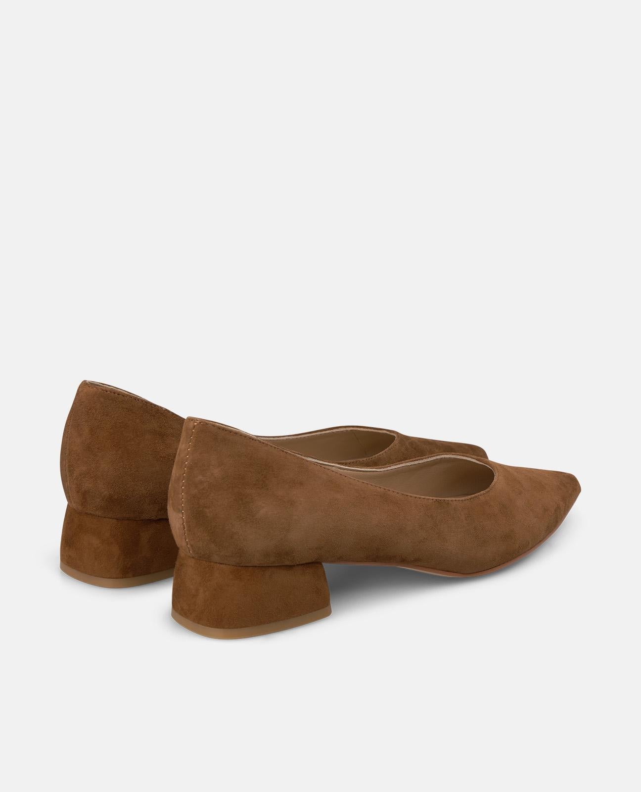 ZAPATO DE PUNTA EN PIEL