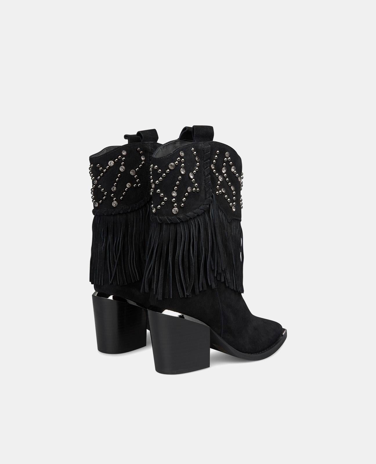BOTTINES AVEC CLOUS ET FRANGES