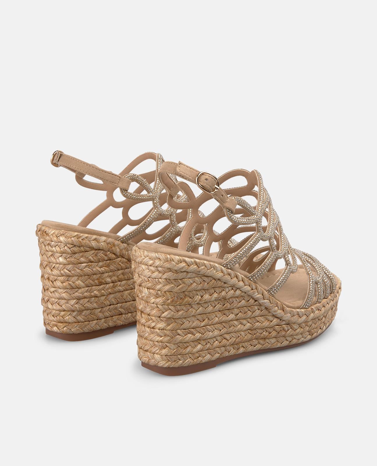 SANDALIA DE PLATAFORMA CUERPO ENTRELAZADO
