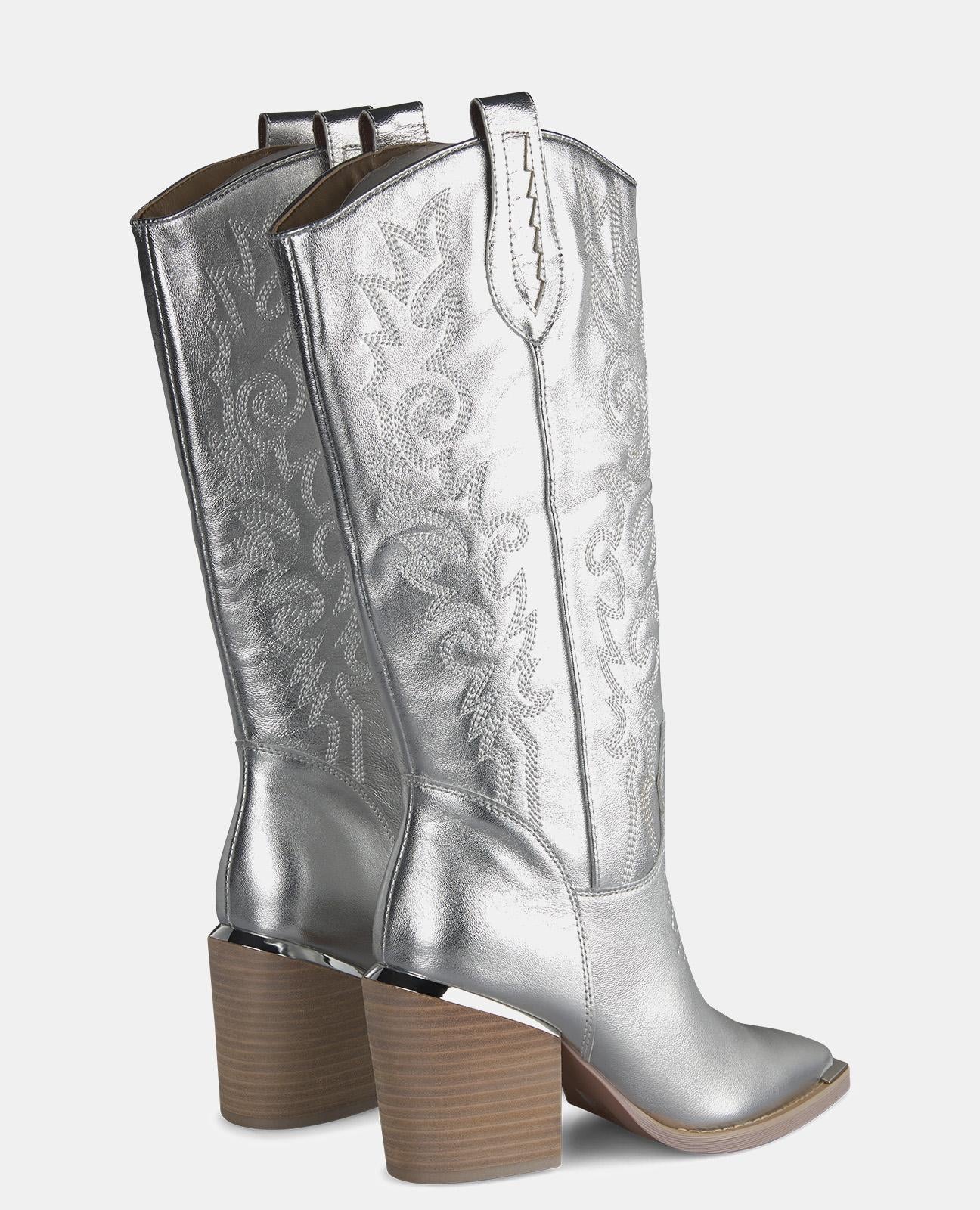 COWBOY EMBROIDERED HEEL BOOT