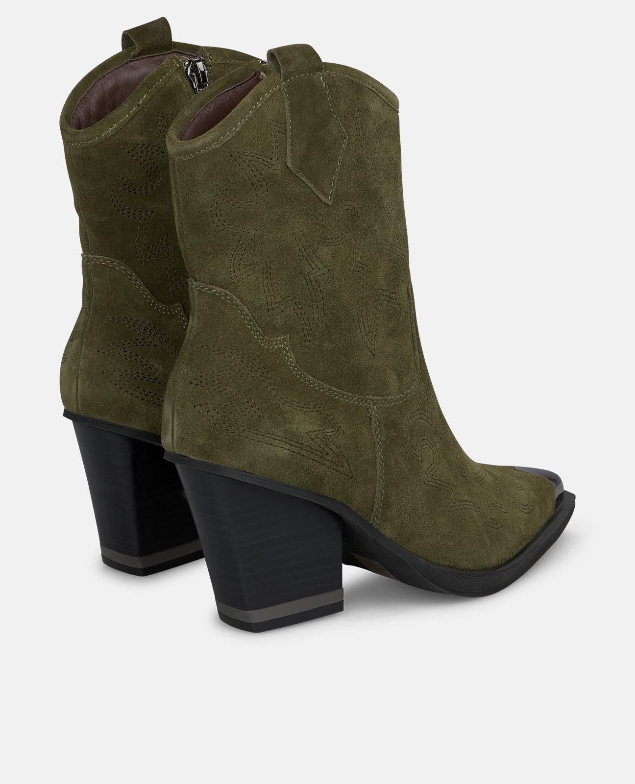 BOTÍN BORDADOS COWBOY