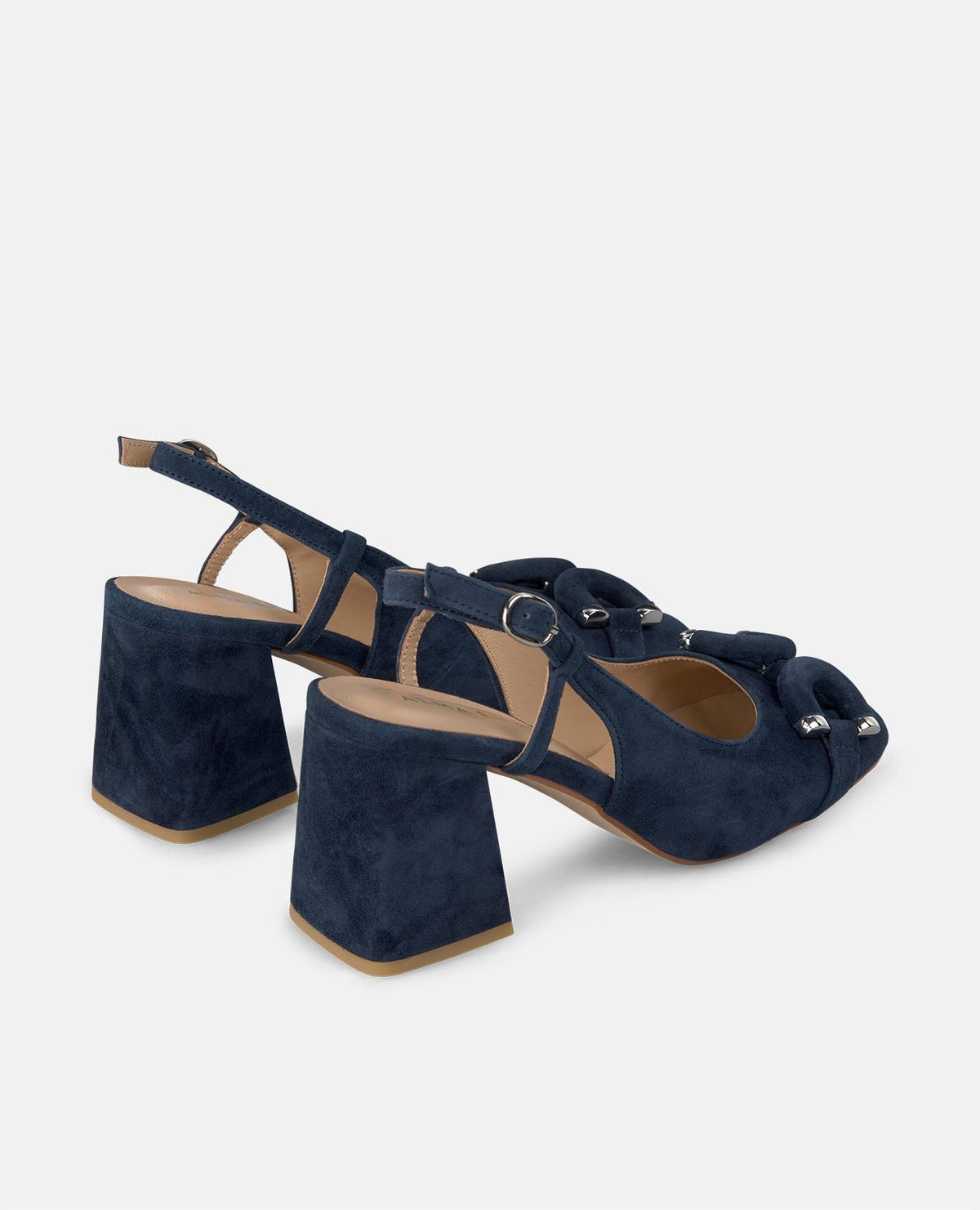 SHOE HEEL DETAIL