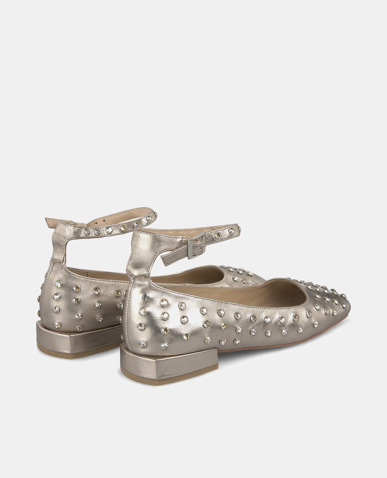 BALLERINA WITH STUDS
