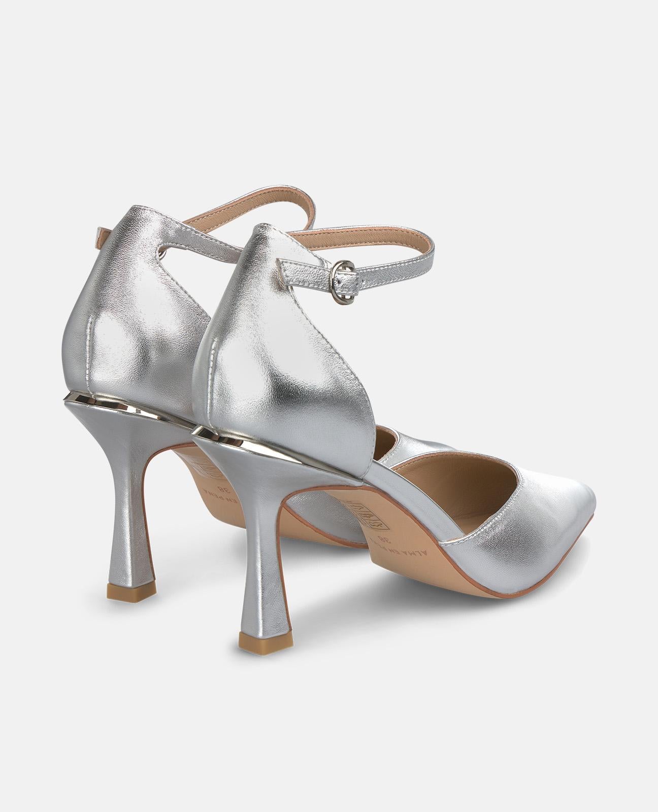 ZAPATO TACÓN CON PULSERA