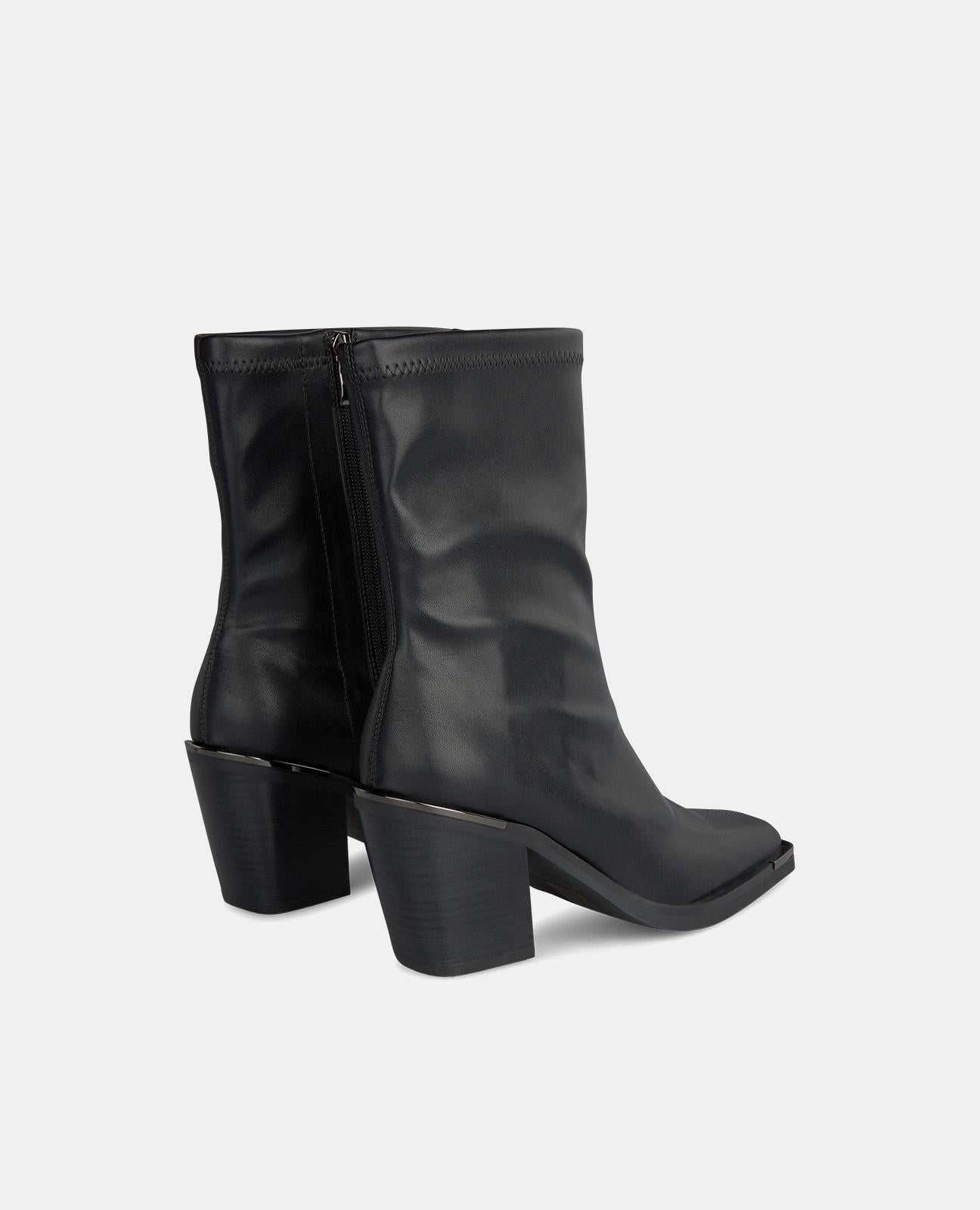 BOTTINES À TALON CARRÉ