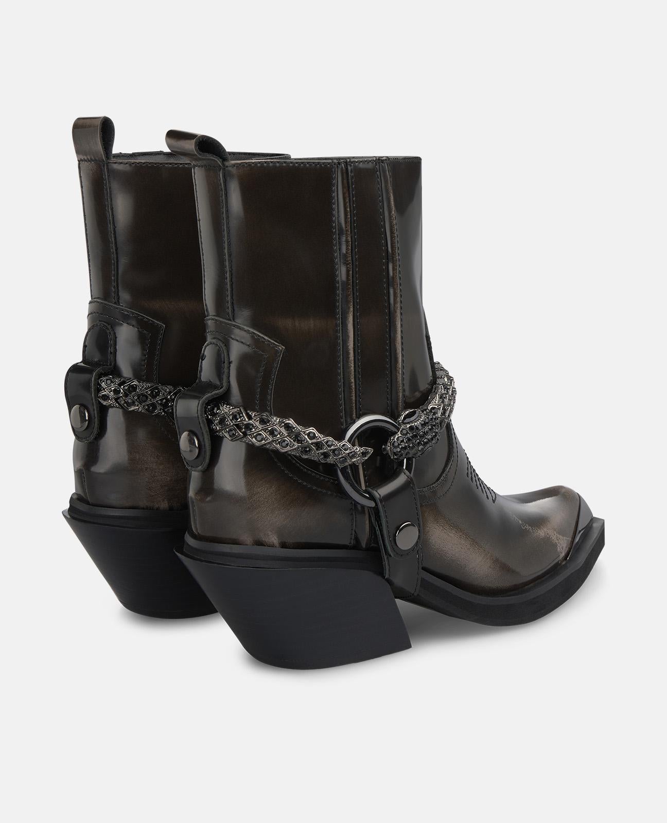 BOTINES CON DETALLE SERPIENTE