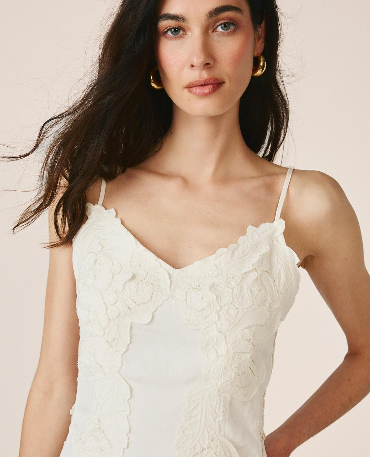 VESTIDO ASSÍMETRICO COM ALÇAS