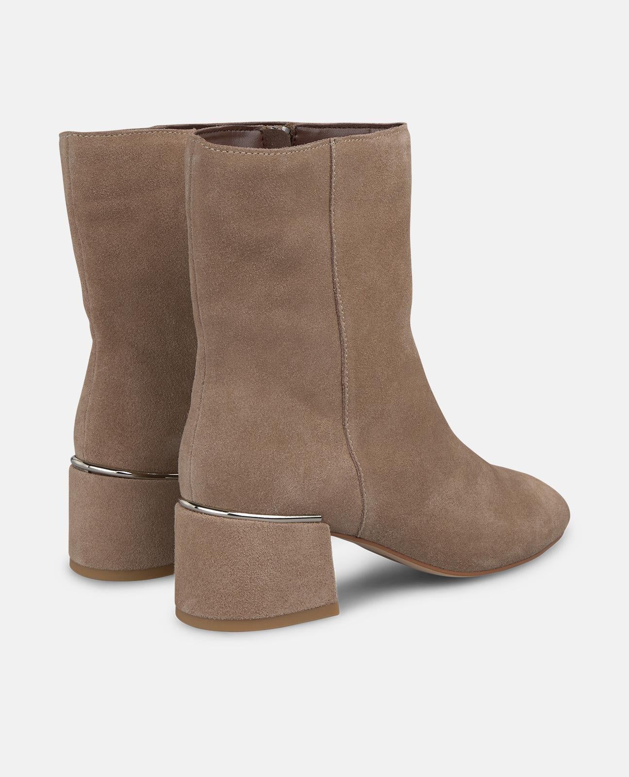 BOTINS DE SALTO PEQUENO