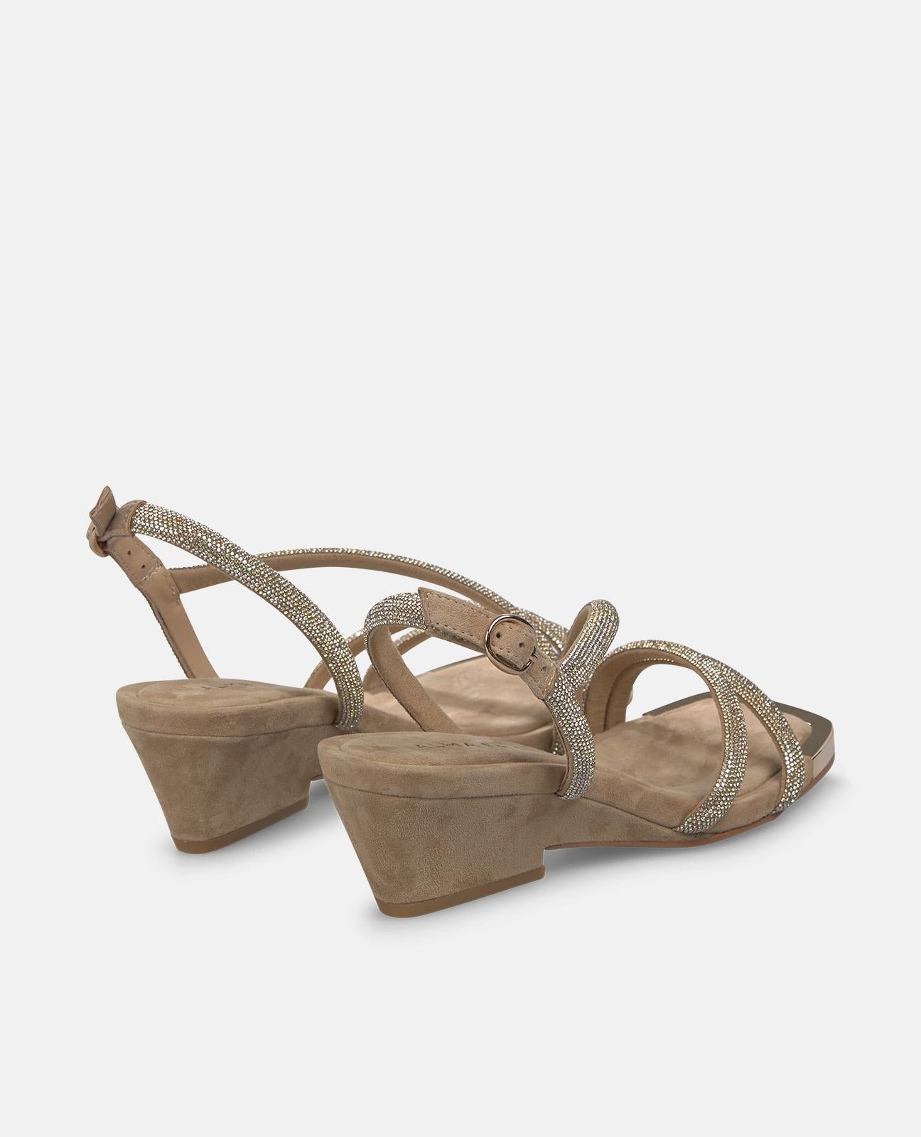 SANDALIA TRES TIRAS TUBULARES