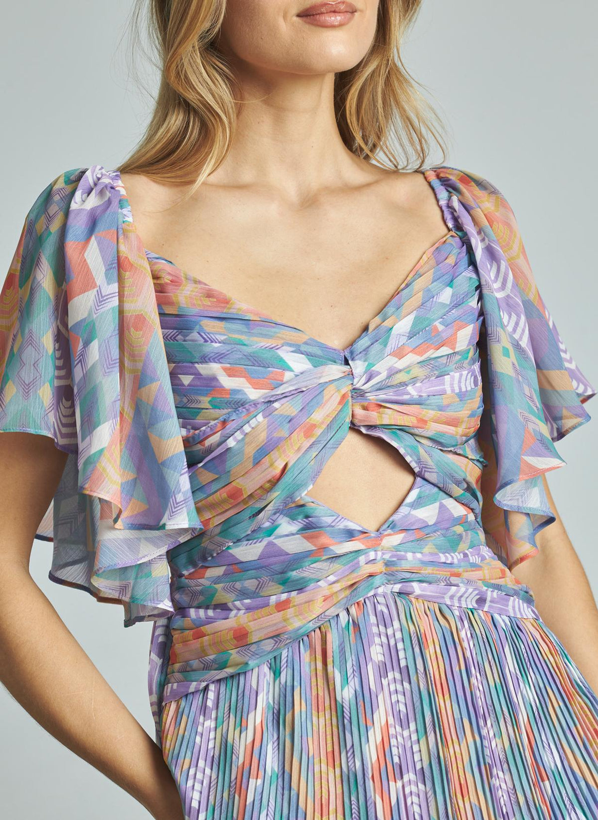VESTIDO VOLANTES CUT OUT