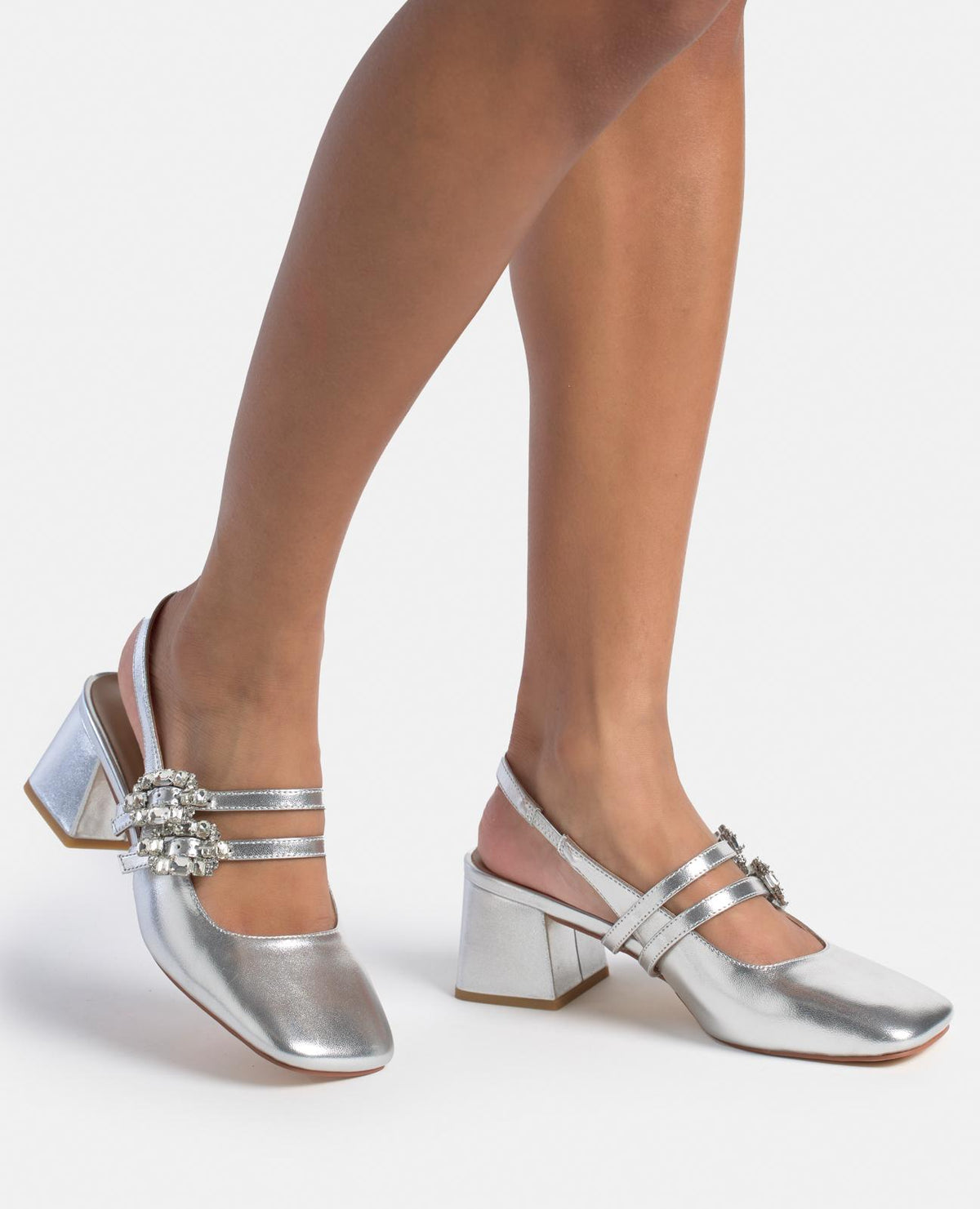 ZAPATO TACÓN HEBILLAS